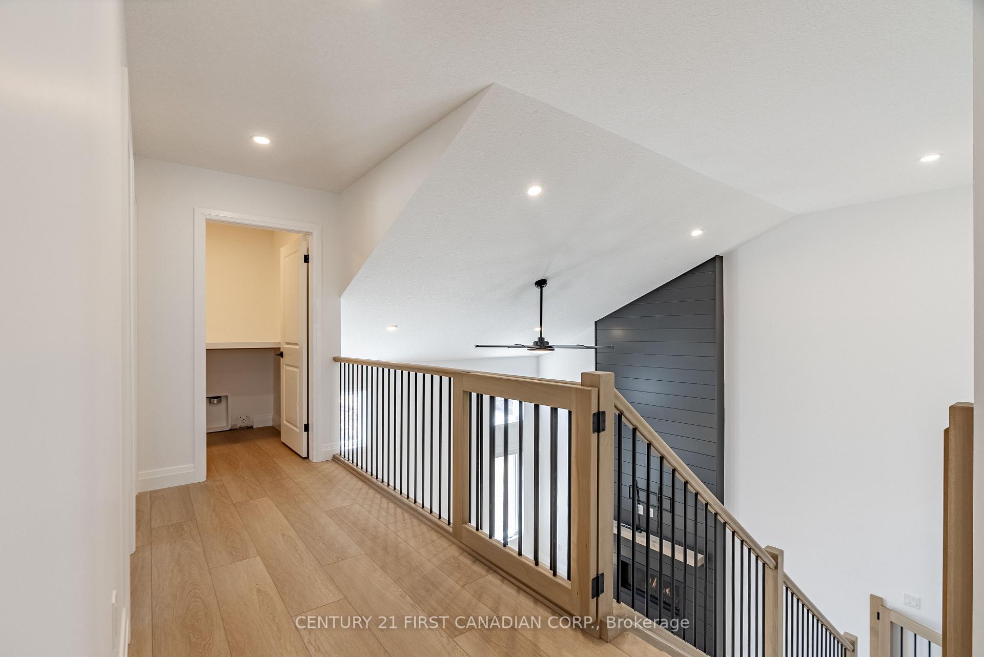 Photo 18 of 20 Postma Crescent, North Middlesex, Alisa Craig — HOMEH