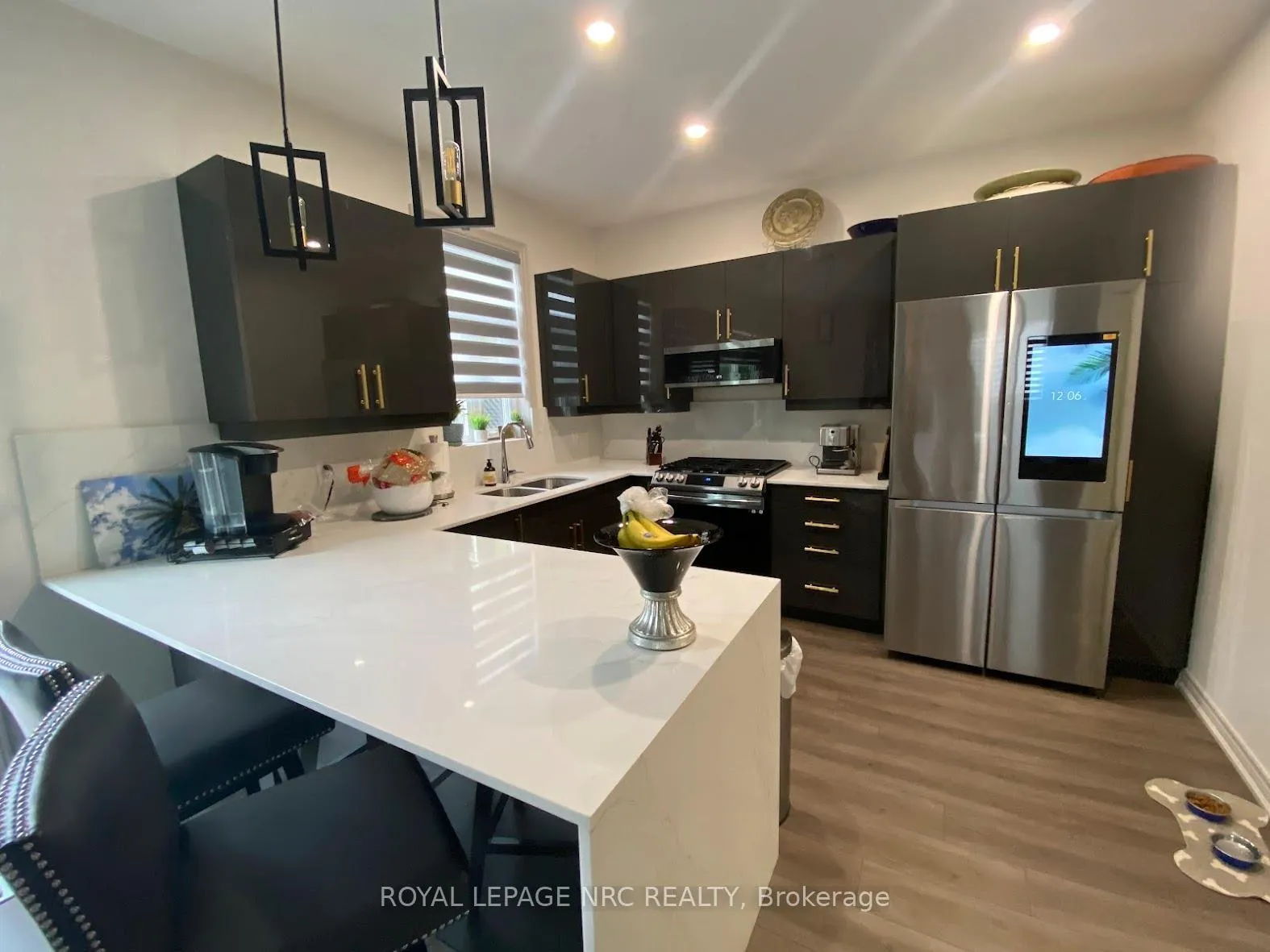 Photo 2 of 3355 Willguard Court, Niagara Falls, Chippawa — HOMEH