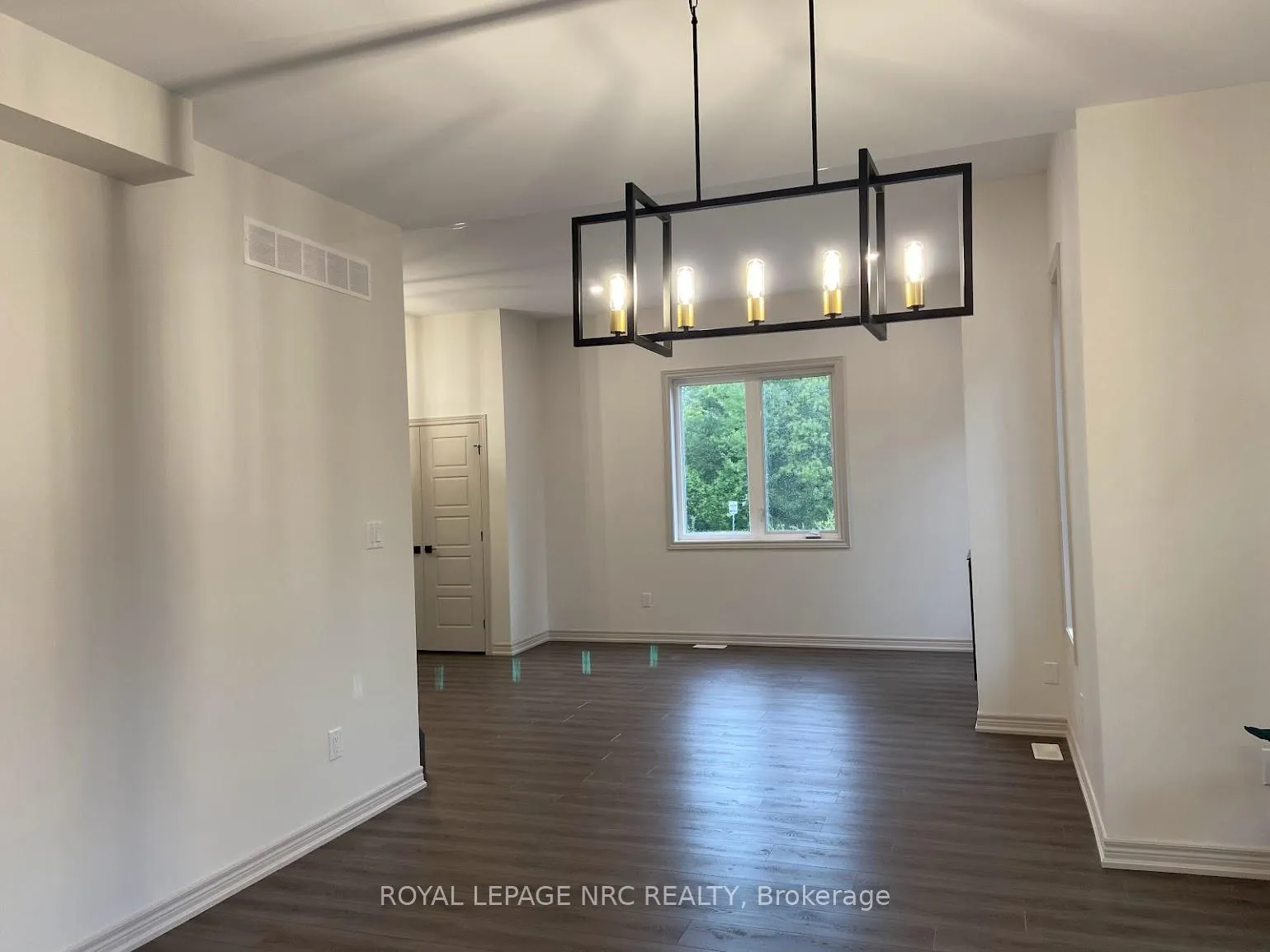 Photo 5 of 3355 Willguard Court, Niagara Falls, Chippawa — HOMEH