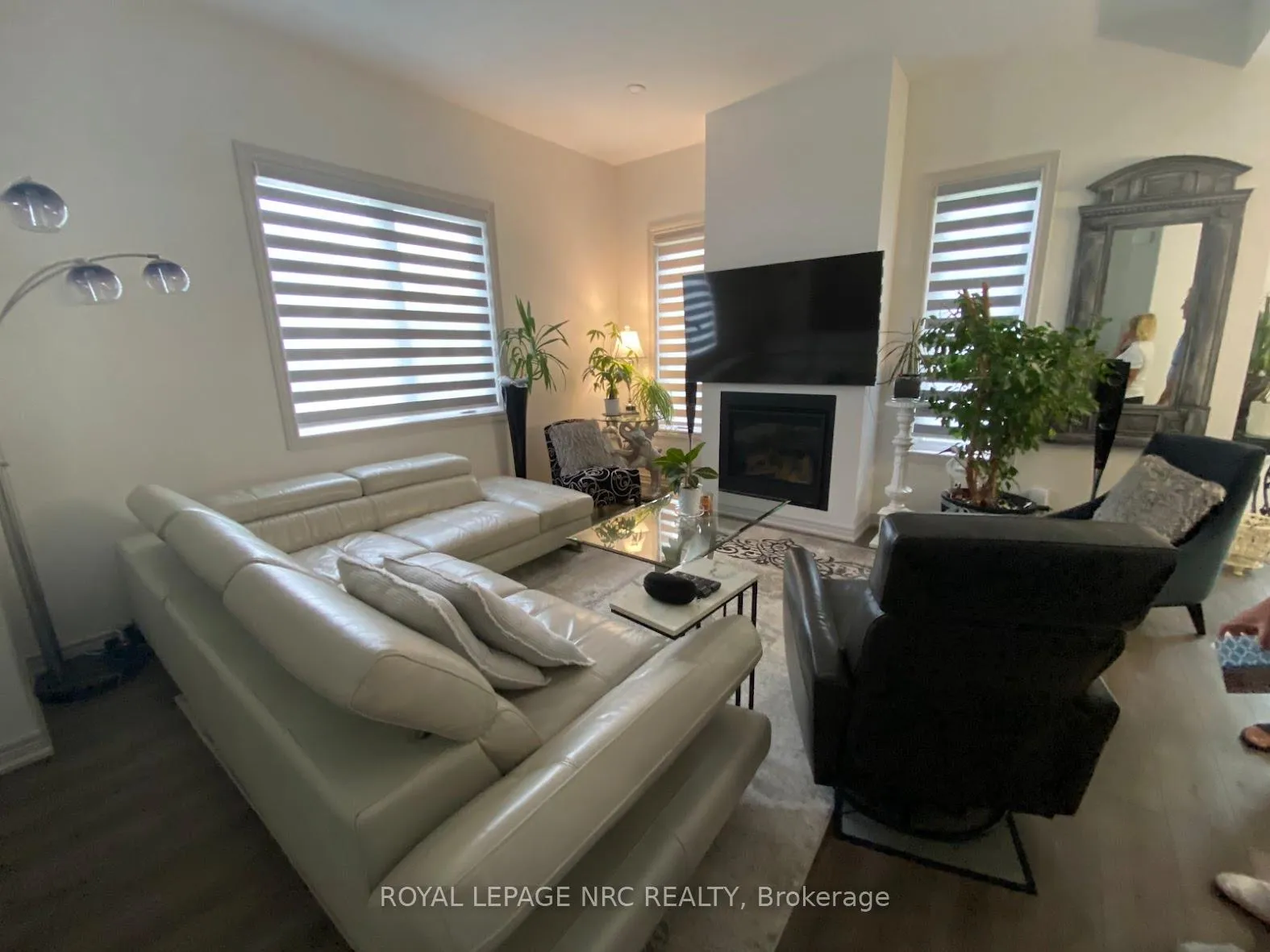 Photo 7 of 3355 Willguard Court, Niagara Falls, Chippawa — HOMEH
