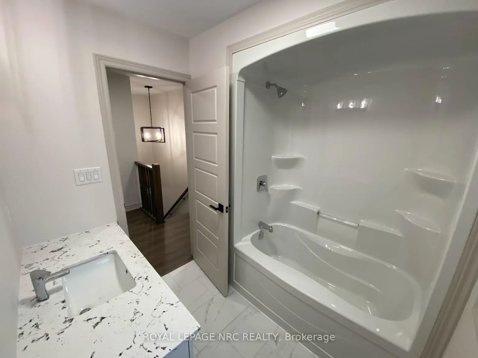 Photo 14 of 3355 Willguard Court, Niagara Falls, Chippawa — HOMEH