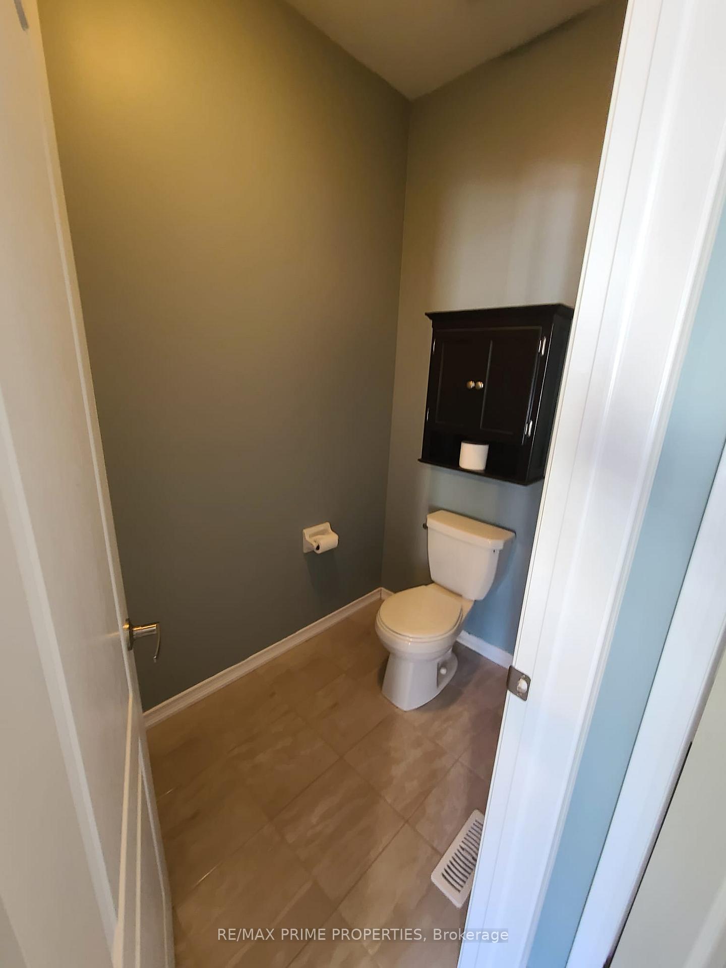 Photo 6 of Unit Upper, 246 Diana Drive, Orillia — HOMEH