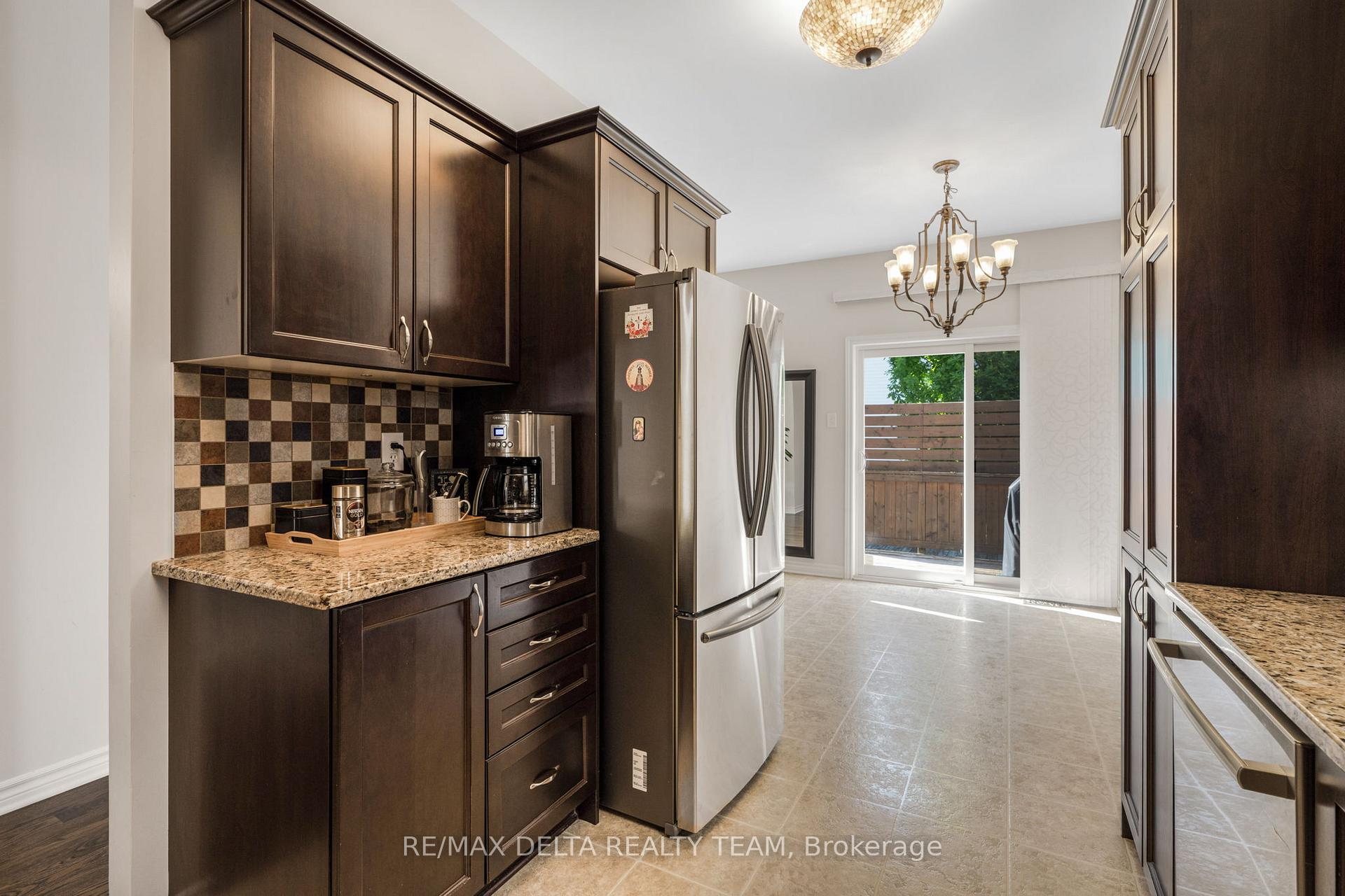 Photo 10 of 227 Hillpark High Street, Ottawa, Mer Bleue/Bradley Estates/Anderson Park — HOMEH