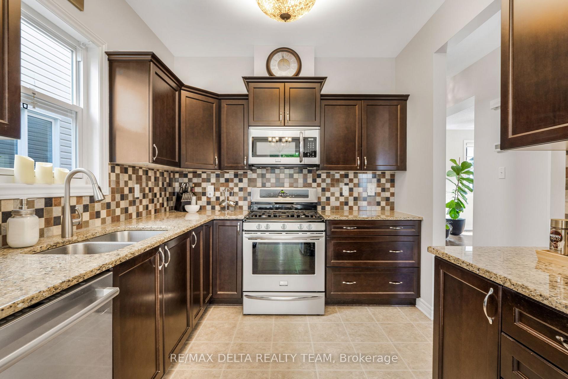 Photo 11 of 227 Hillpark High Street, Ottawa, Mer Bleue/Bradley Estates/Anderson Park — HOMEH