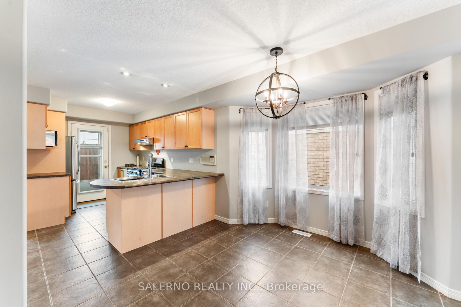 Photo 7 of 52 Milne Street, New Tecumseth, Alliston — HOMEH