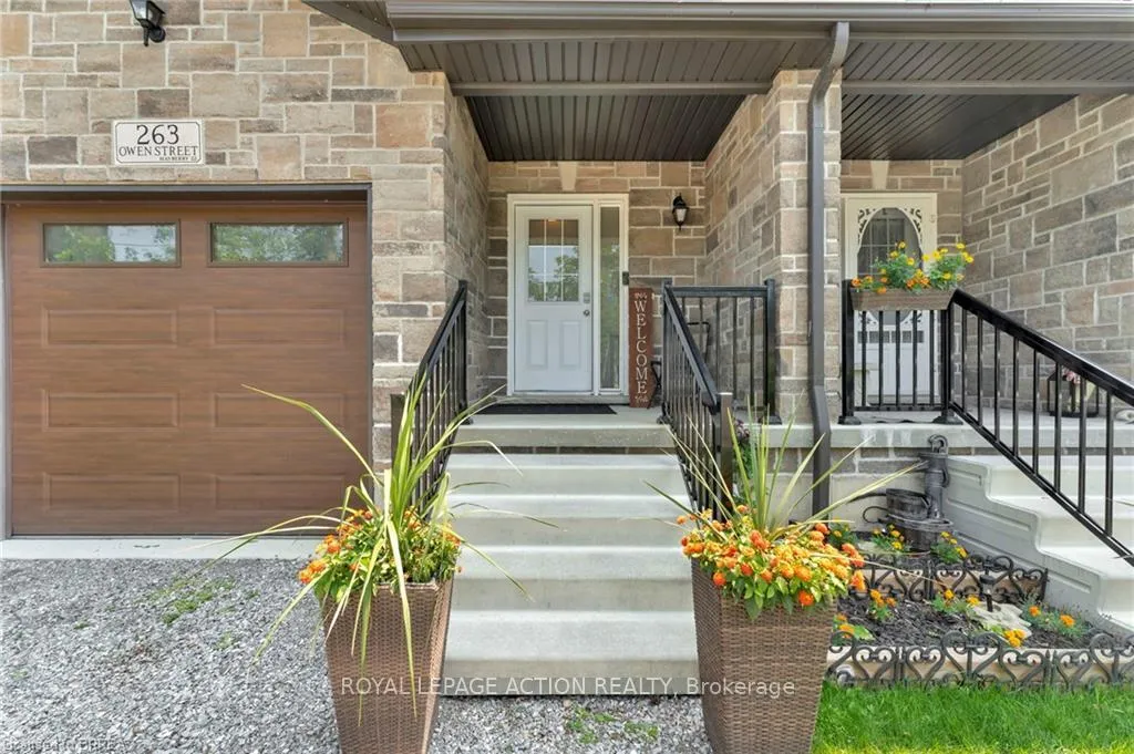 Photo 2 of 263 Owen Street, Norfolk, Simcoe — HOMEH