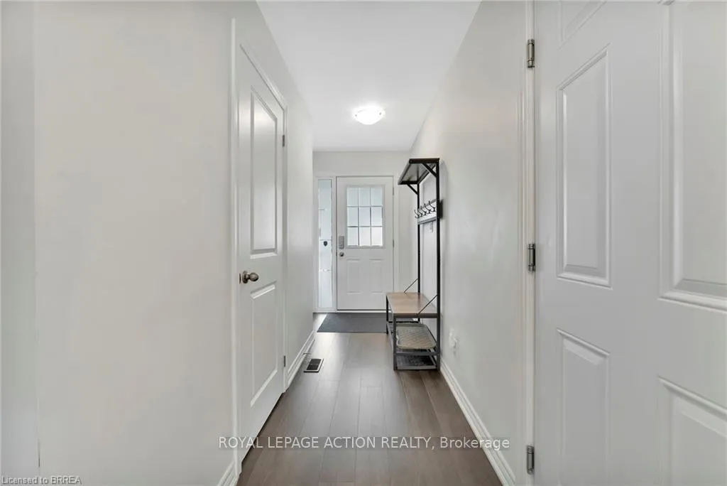 Photo 3 of 263 Owen Street, Norfolk, Simcoe — HOMEH