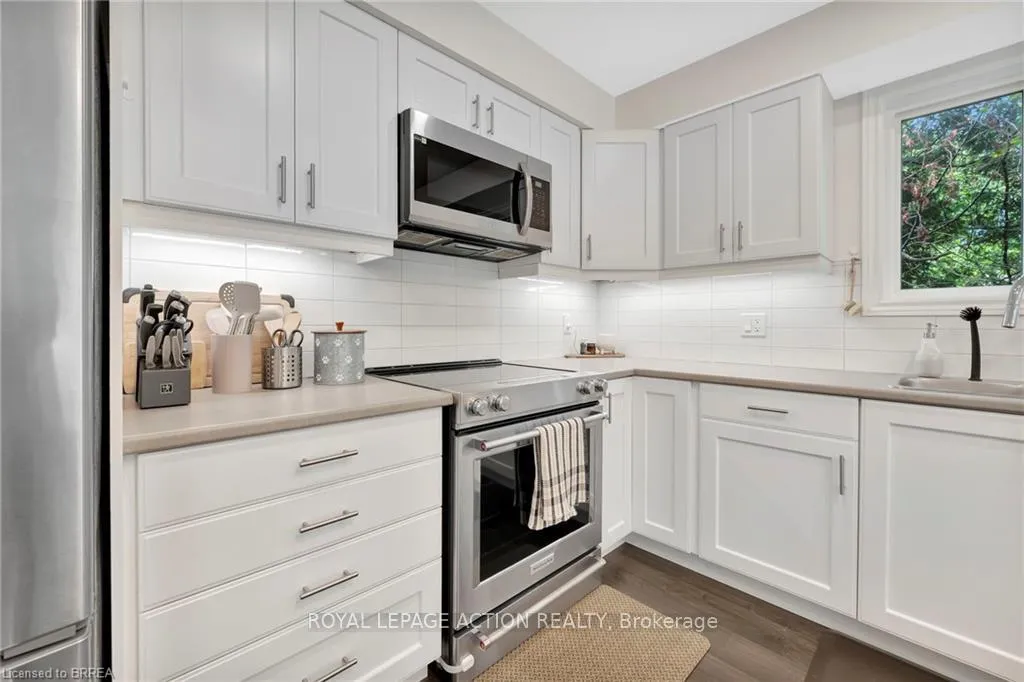 Photo 7 of 263 Owen Street, Norfolk, Simcoe — HOMEH