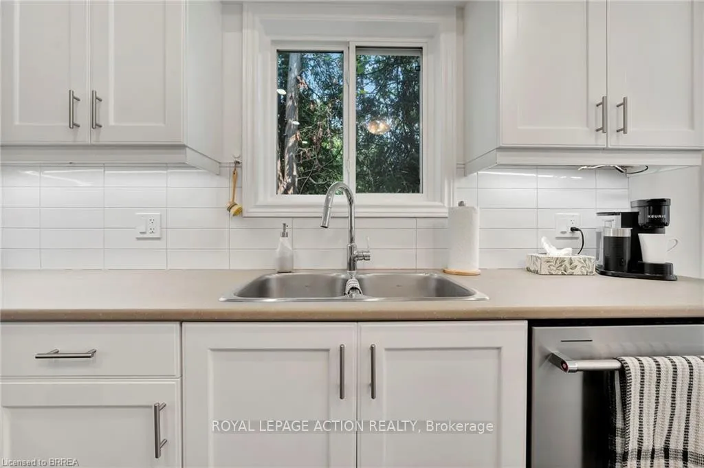 Photo 8 of 263 Owen Street, Norfolk, Simcoe — HOMEH