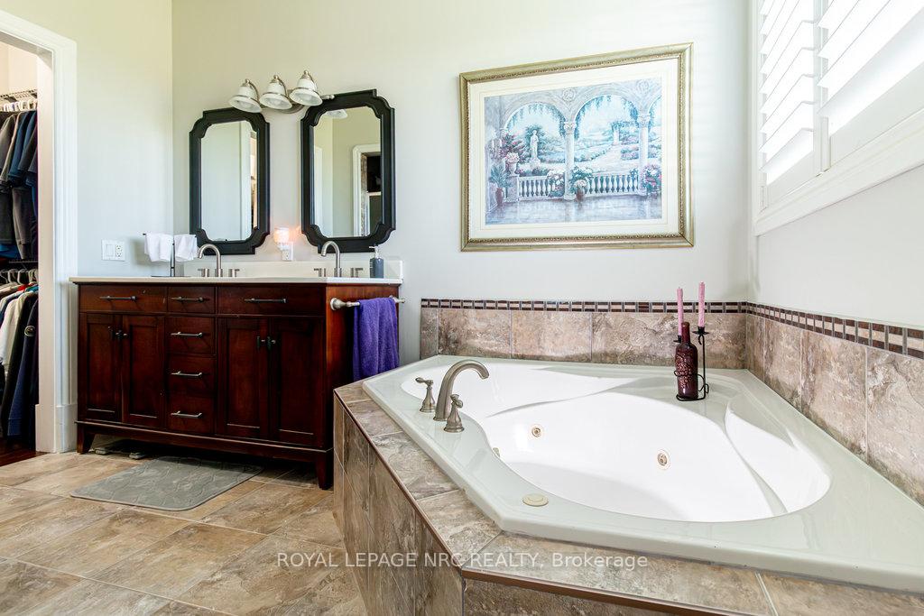 Photo 14 of 2747 Maple Street, Pelham, North Pelham — HOMEH