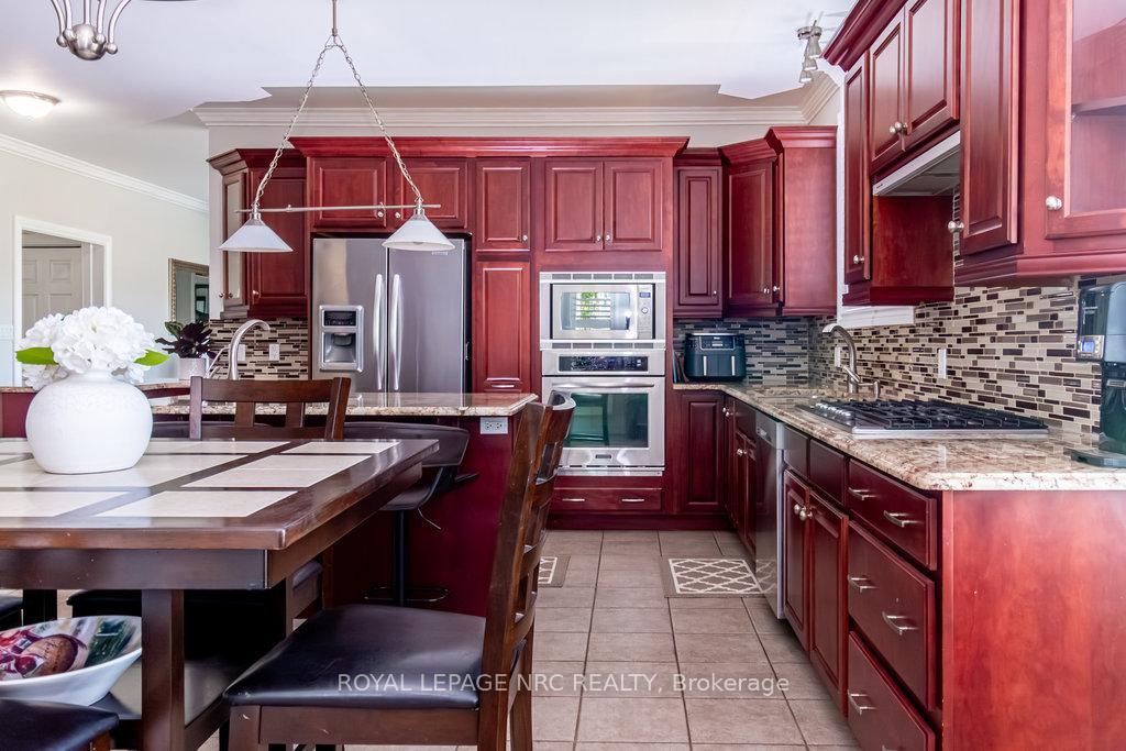 Photo 20 of 2747 Maple Street, Pelham, North Pelham — HOMEH