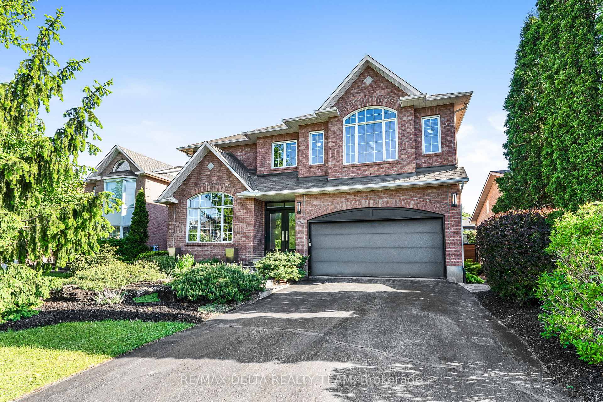 Photo 1 of 1703 Des Sapins Gardens, Ottawa, Chapel Hill — HOMEH