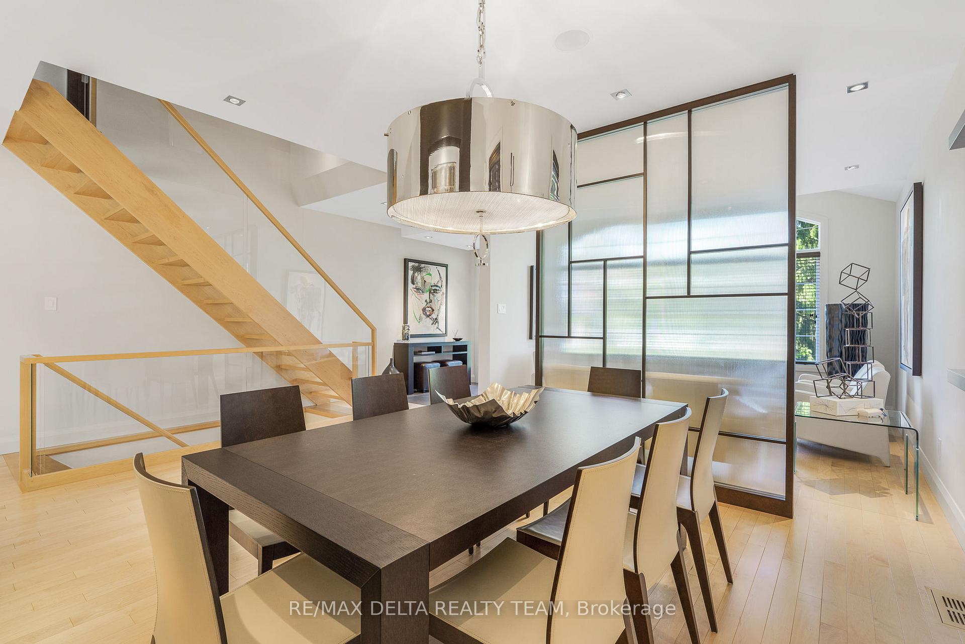 Photo 5 of 1703 Des Sapins Gardens, Ottawa, Chapel Hill — HOMEH