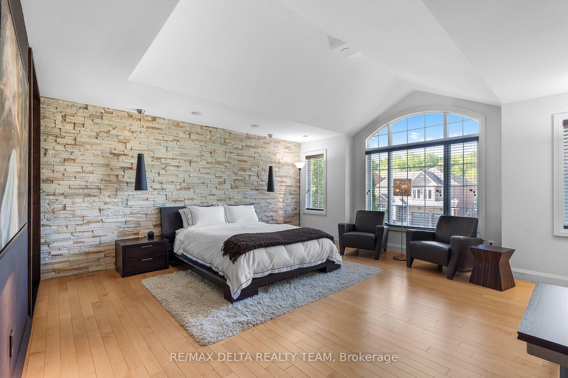 Photo 17 of 1703 Des Sapins Gardens, Ottawa, Chapel Hill — HOMEH