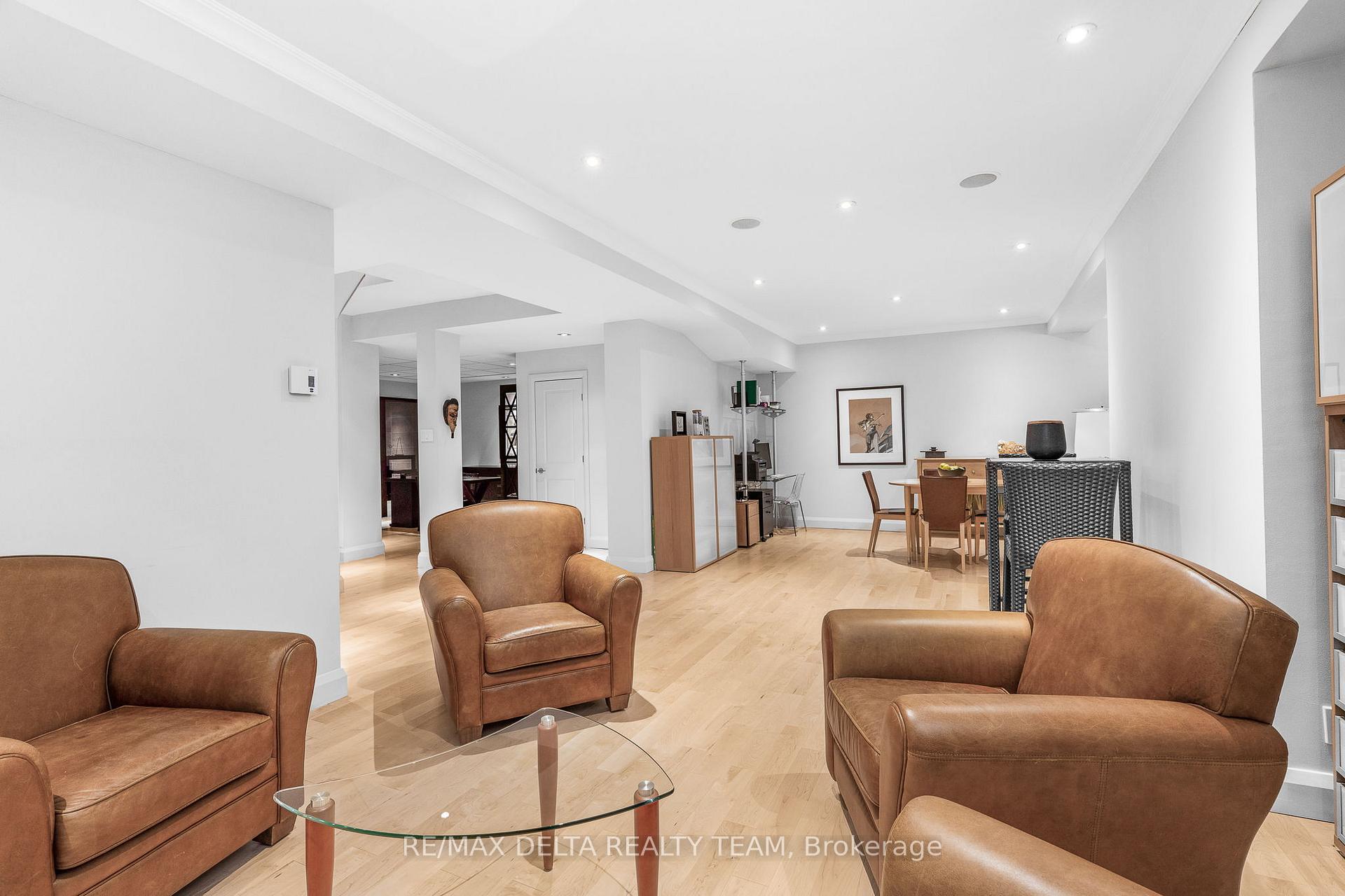 Photo 30 of 1703 Des Sapins Gardens, Ottawa, Chapel Hill — HOMEH