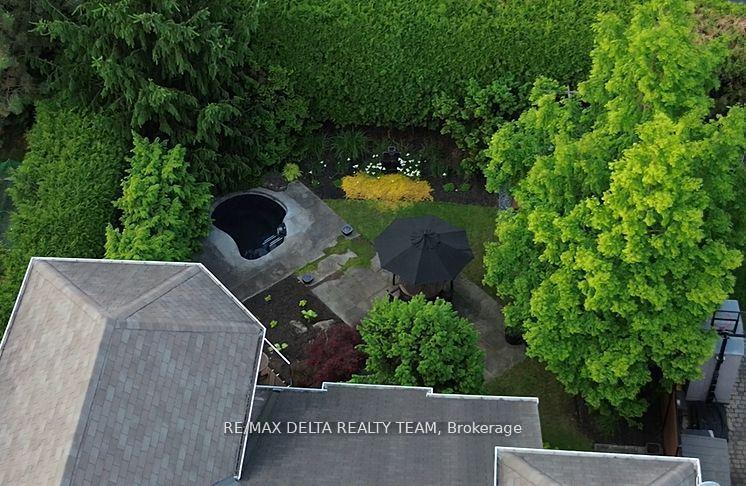 Photo 33 of 1703 Des Sapins Gardens, Ottawa, Chapel Hill — HOMEH