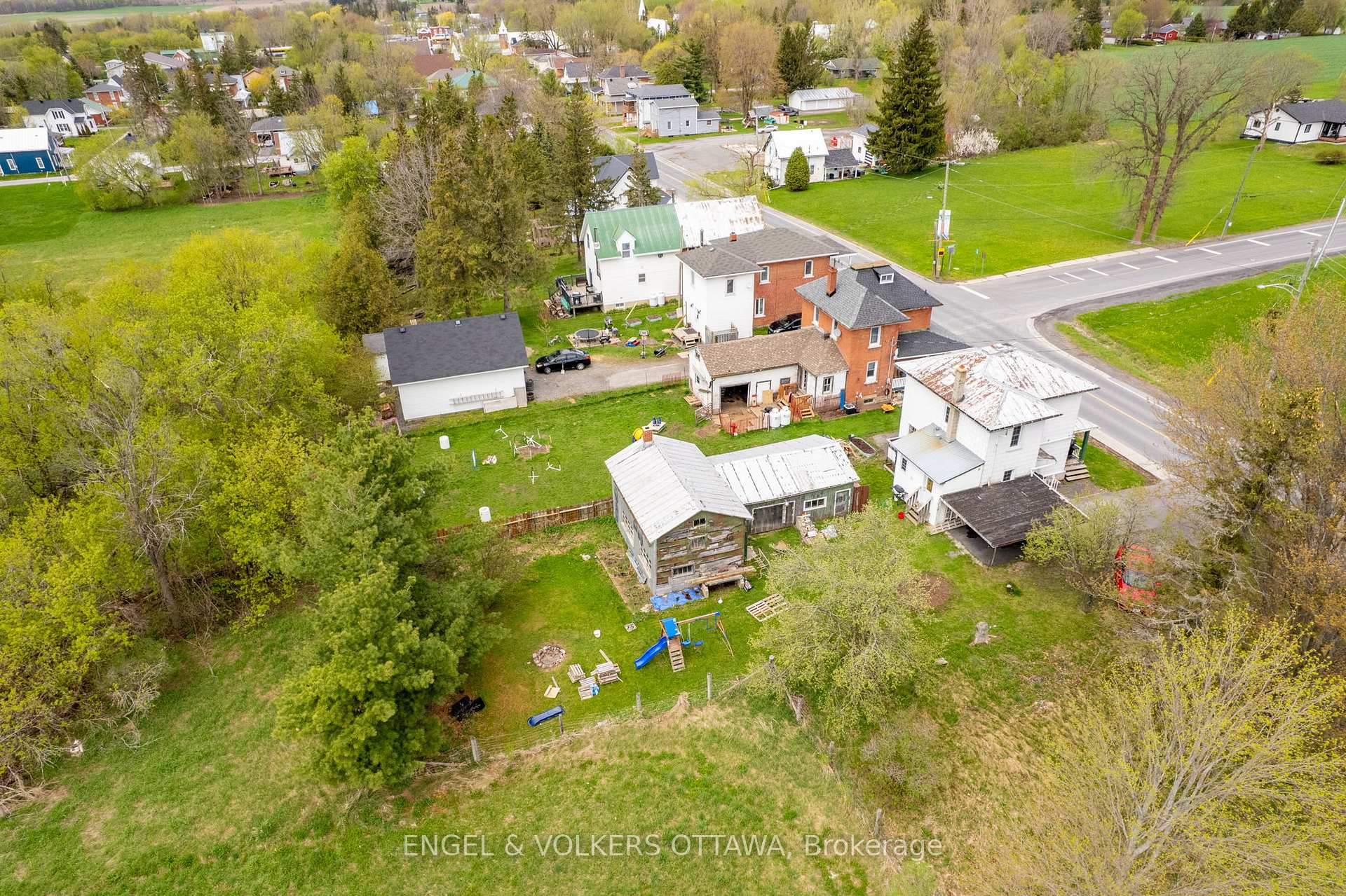 Photo 6 of 66 Main Street S, North Glengarry, Maxville — HOMEH