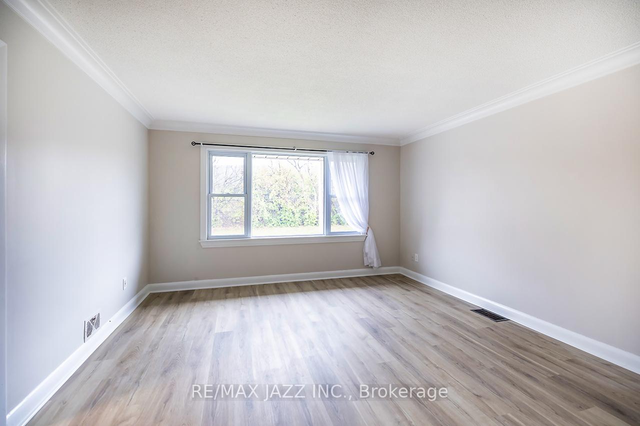 Photo 5 of 314 Jackson Avenue, Oshawa, Central — HOMEH