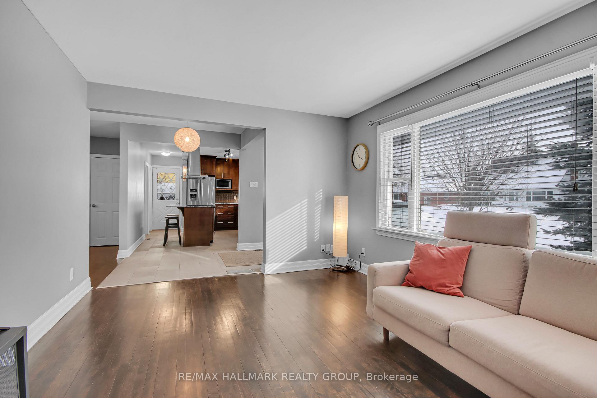 Photo 6 of 365 Fullerton Avenue, Ottawa, Overbrook/Castle Heights — HOMEH