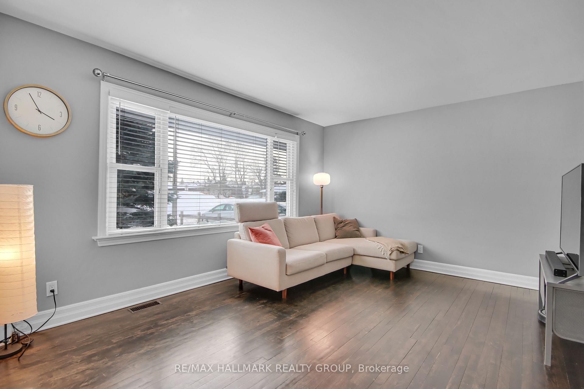 Photo 7 of 365 Fullerton Avenue, Ottawa, Overbrook/Castle Heights — HOMEH