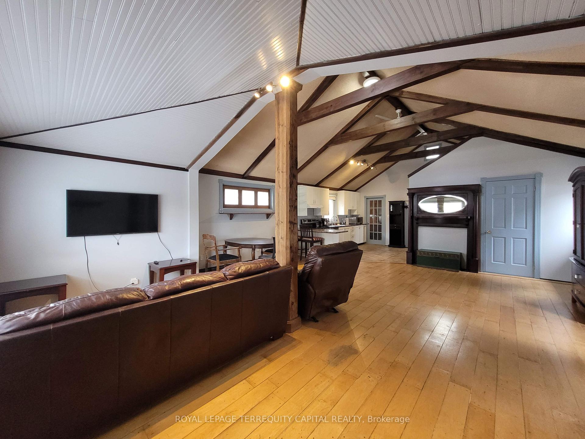Photo 2 of 6522 Taylor Street, Niagara Falls, Dorchester — HOMEH