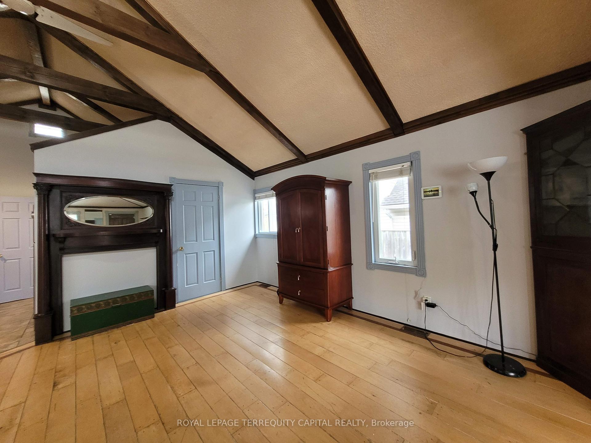 Photo 4 of 6522 Taylor Street, Niagara Falls, Dorchester — HOMEH