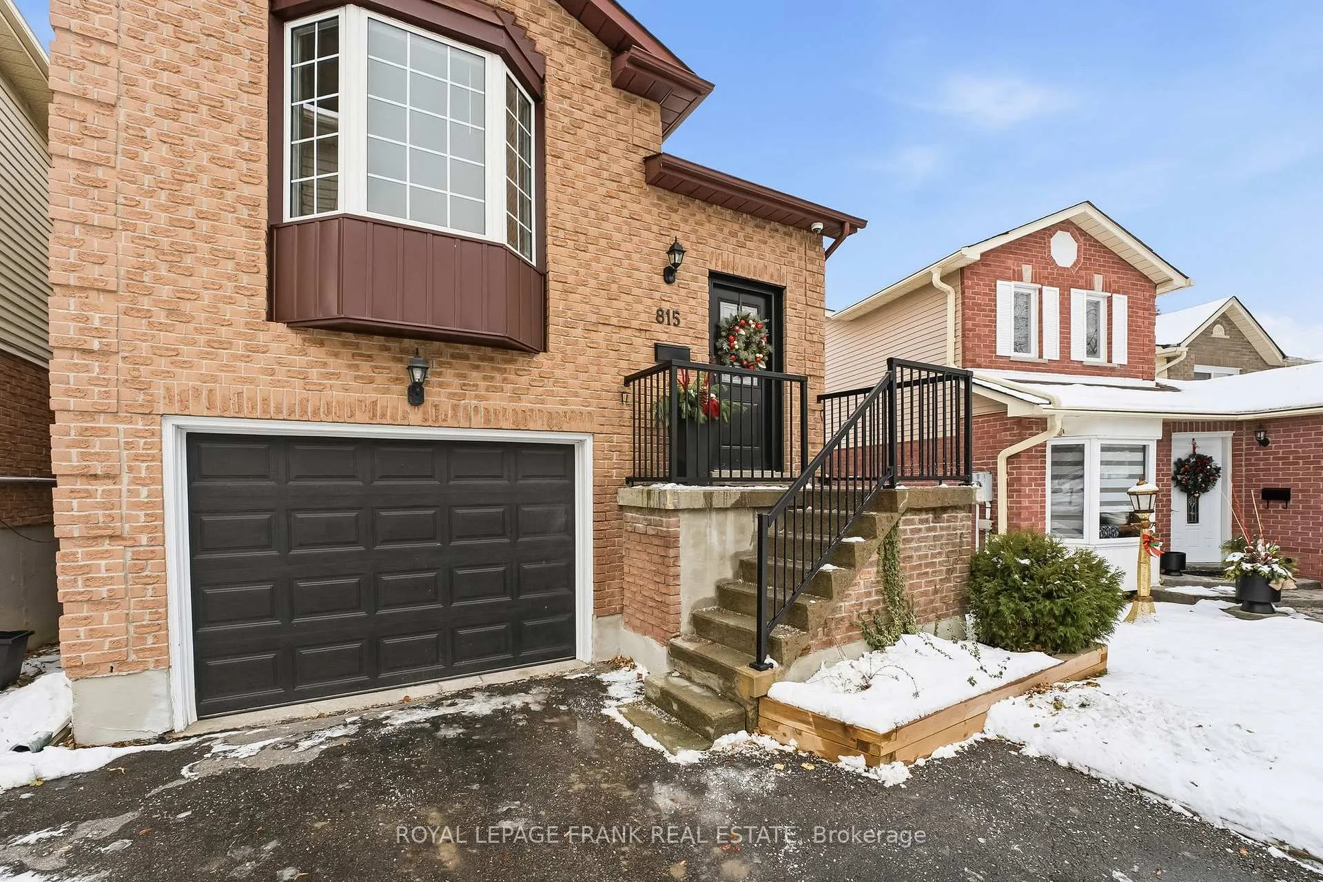 Photo 2 of 815 Attersley Drive, Oshawa, Pinecrest — HOMEH