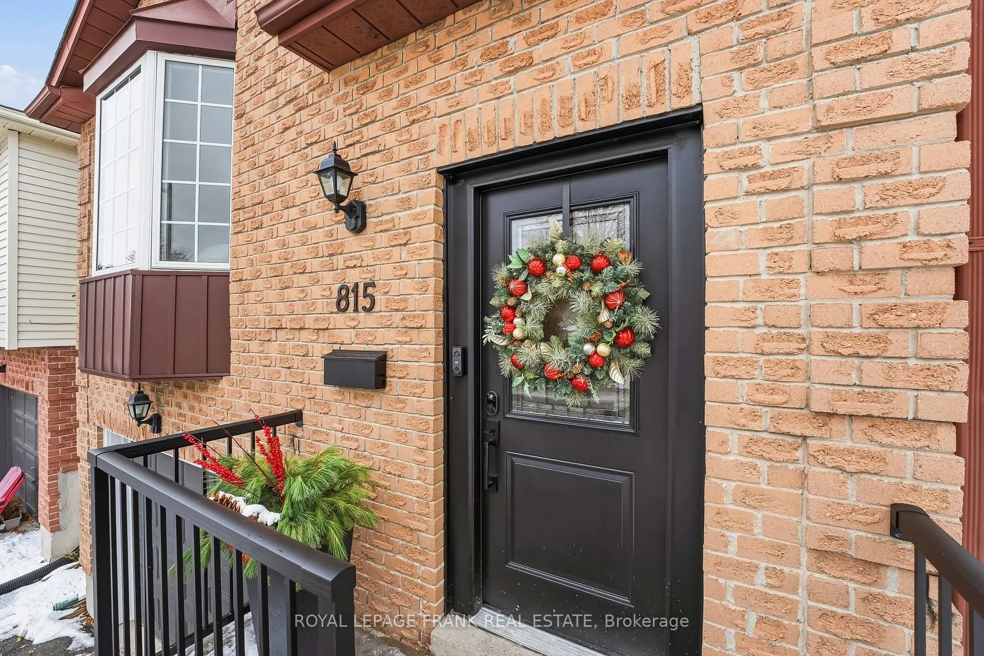 Photo 3 of 815 Attersley Drive, Oshawa, Pinecrest — HOMEH