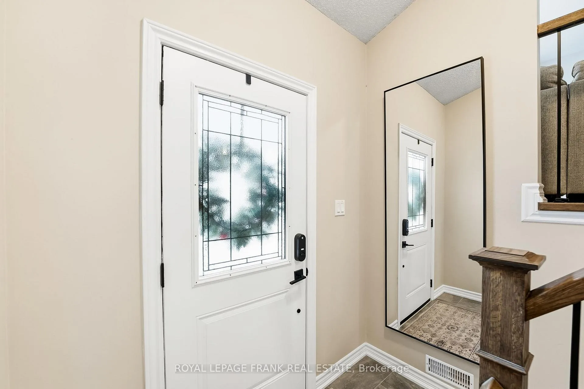Photo 5 of 815 Attersley Drive, Oshawa, Pinecrest — HOMEH