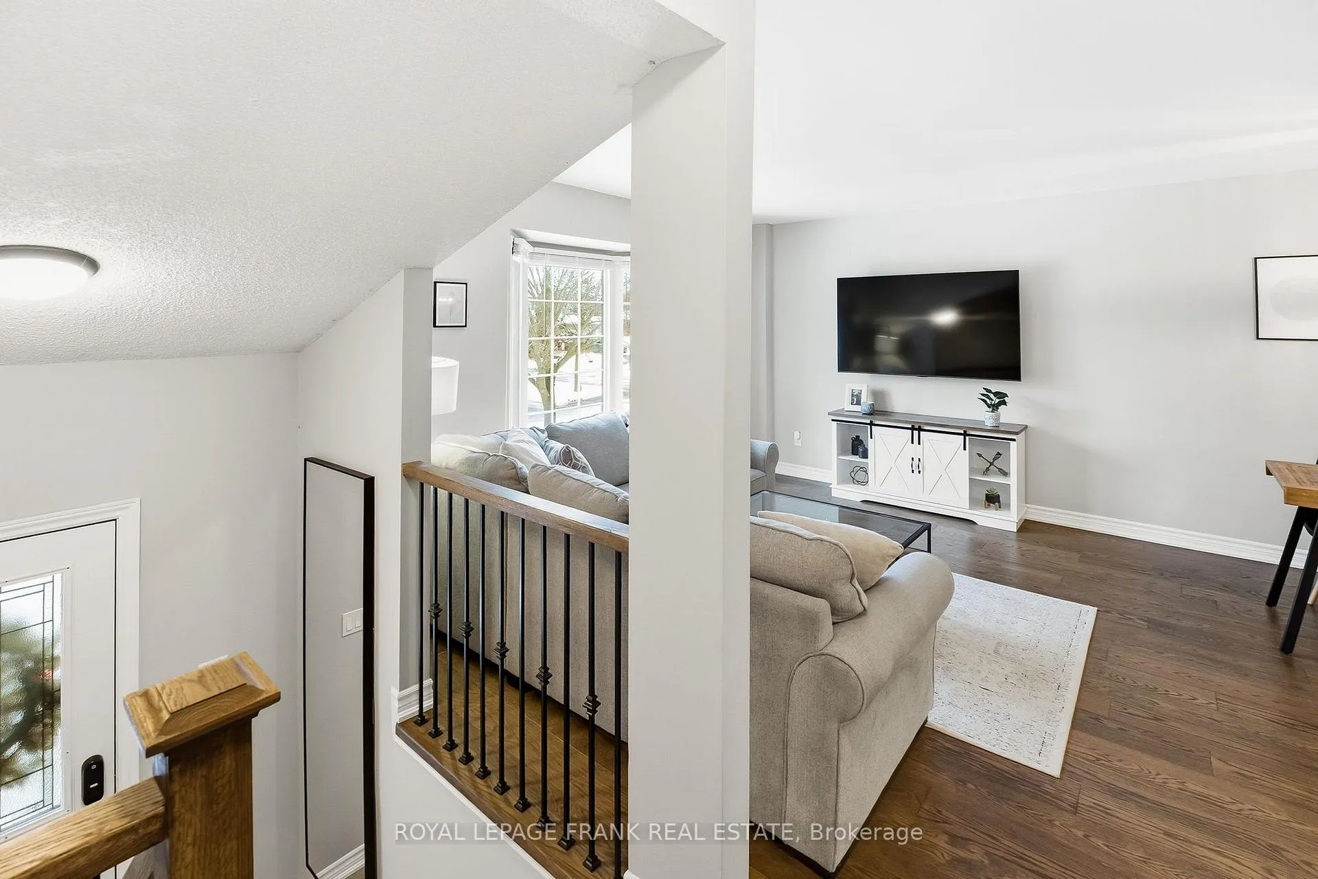 Photo 6 of 815 Attersley Drive, Oshawa, Pinecrest — HOMEH