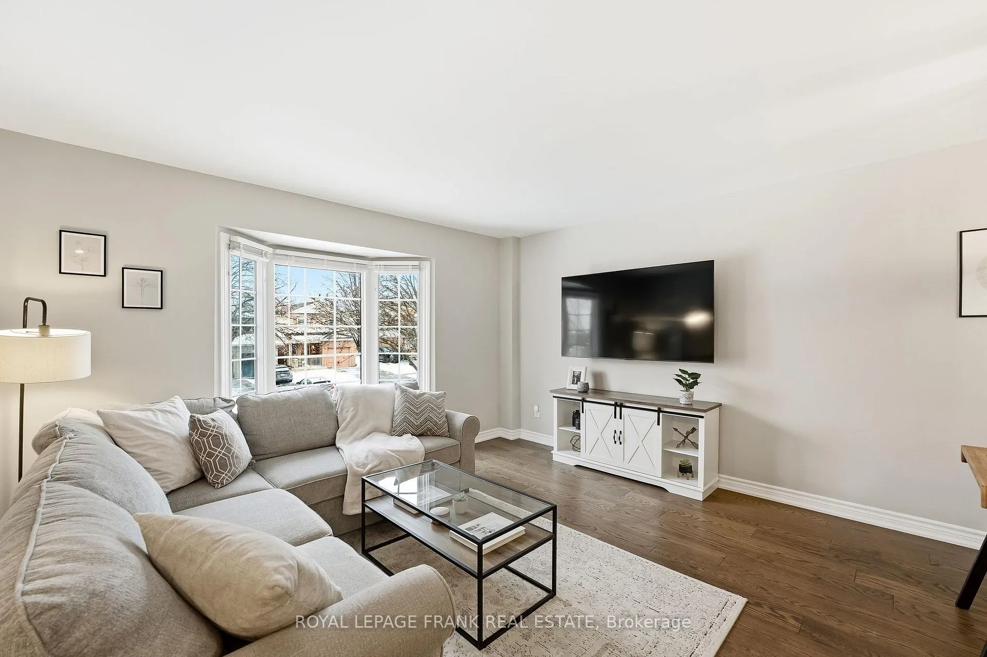 Photo 7 of 815 Attersley Drive, Oshawa, Pinecrest — HOMEH