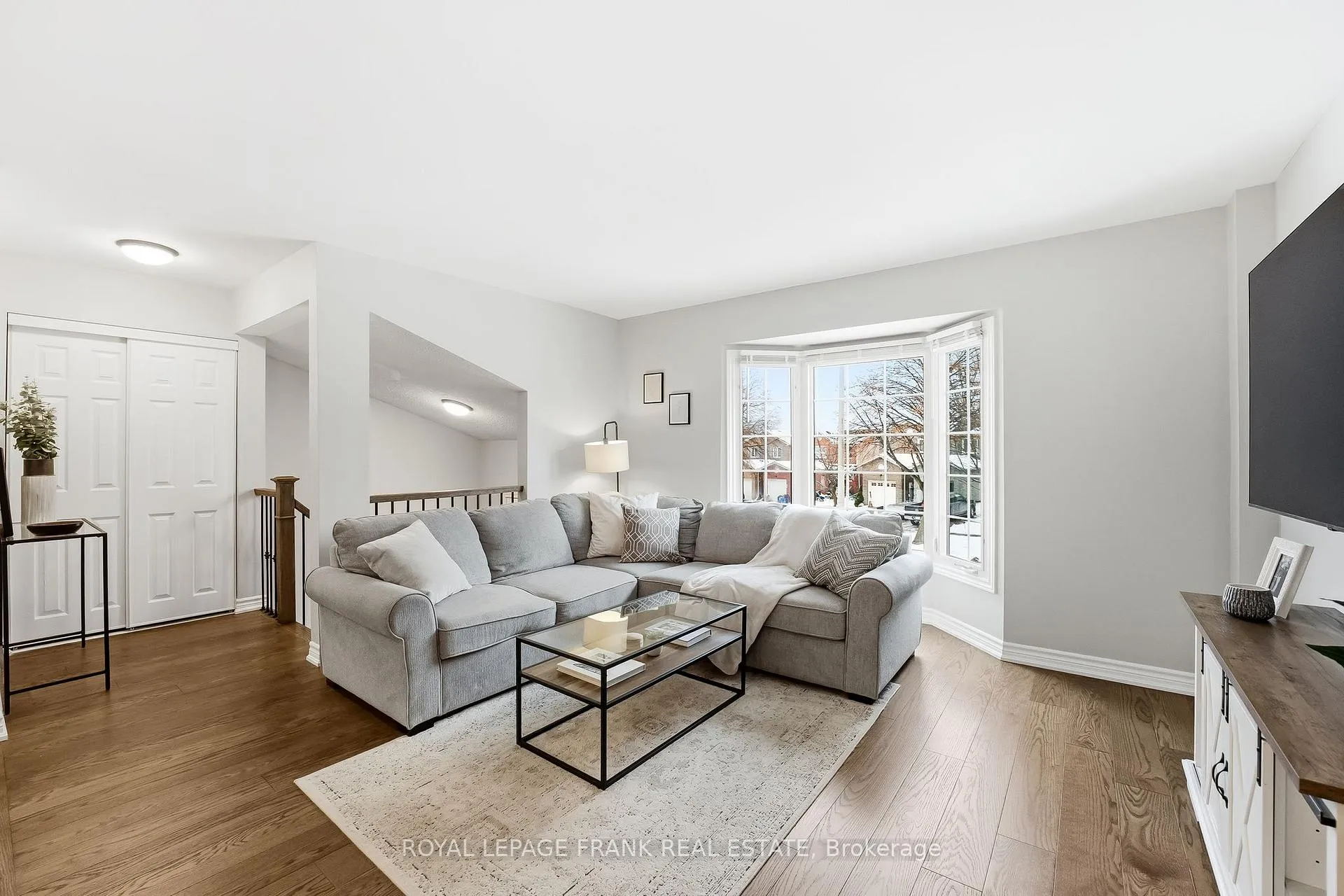 Photo 8 of 815 Attersley Drive, Oshawa, Pinecrest — HOMEH