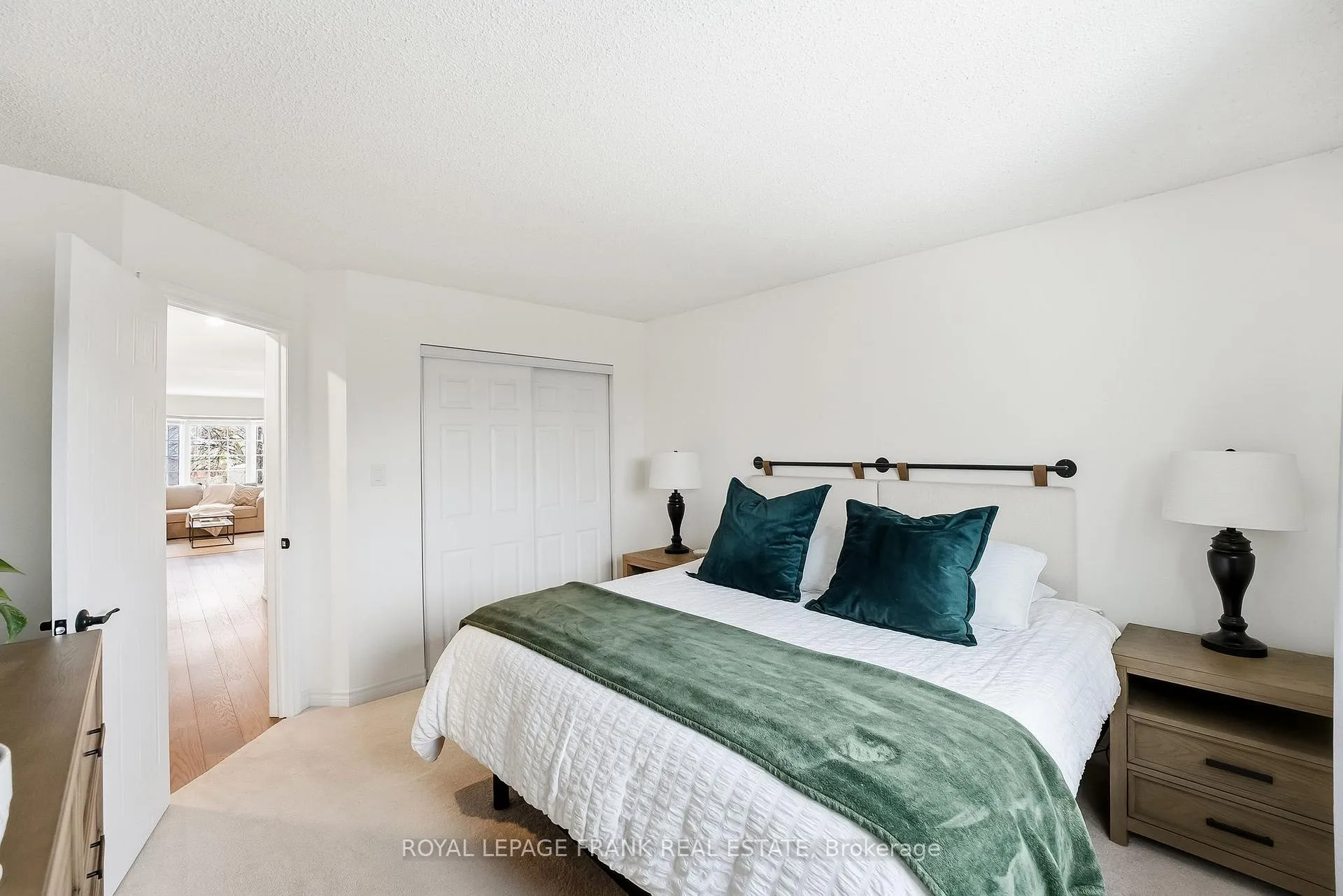 Photo 19 of 815 Attersley Drive, Oshawa, Pinecrest — HOMEH