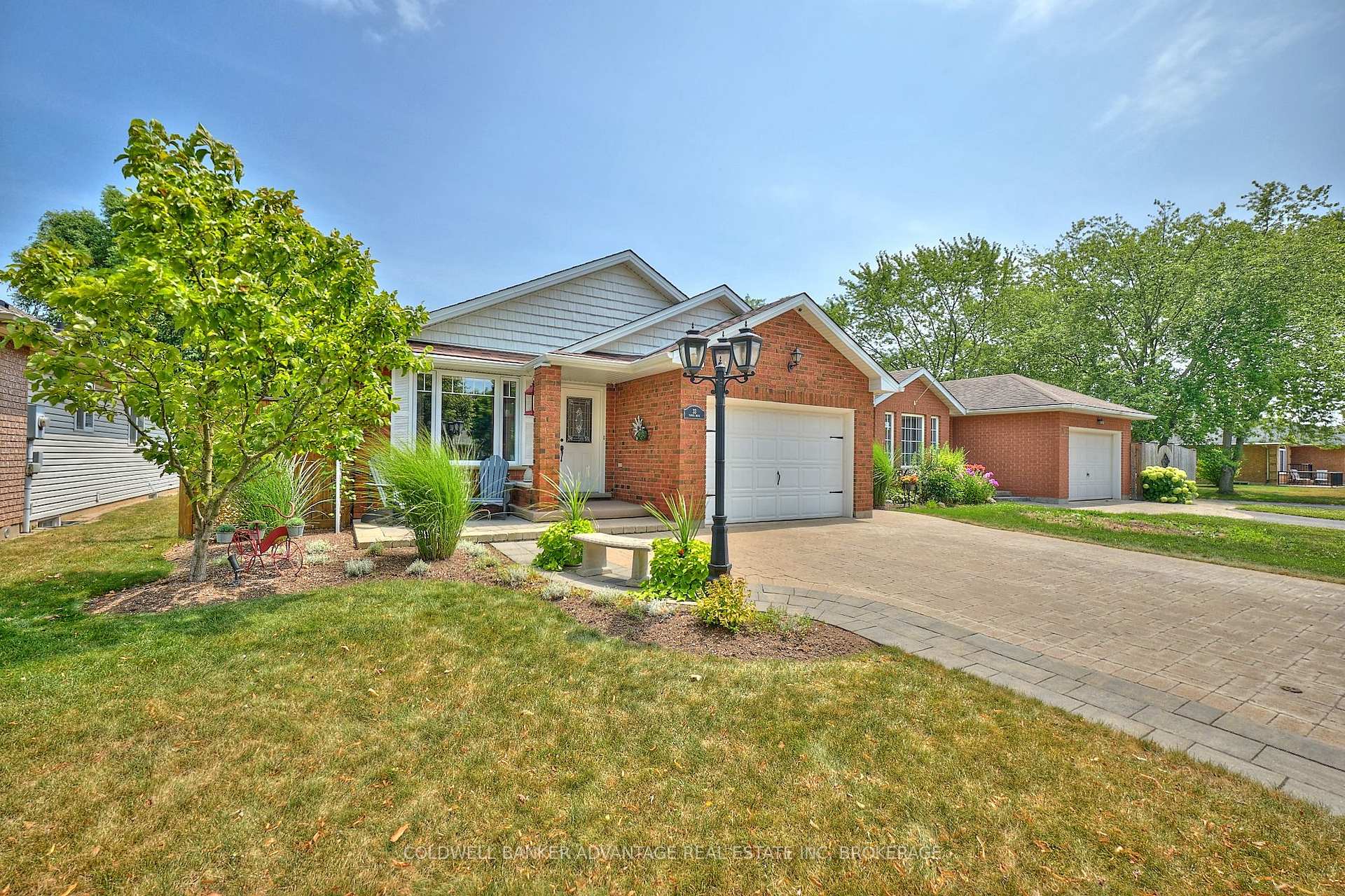 Photo 3 of 33 Tanner Drive, Pelham, Fonthill — HOMEH