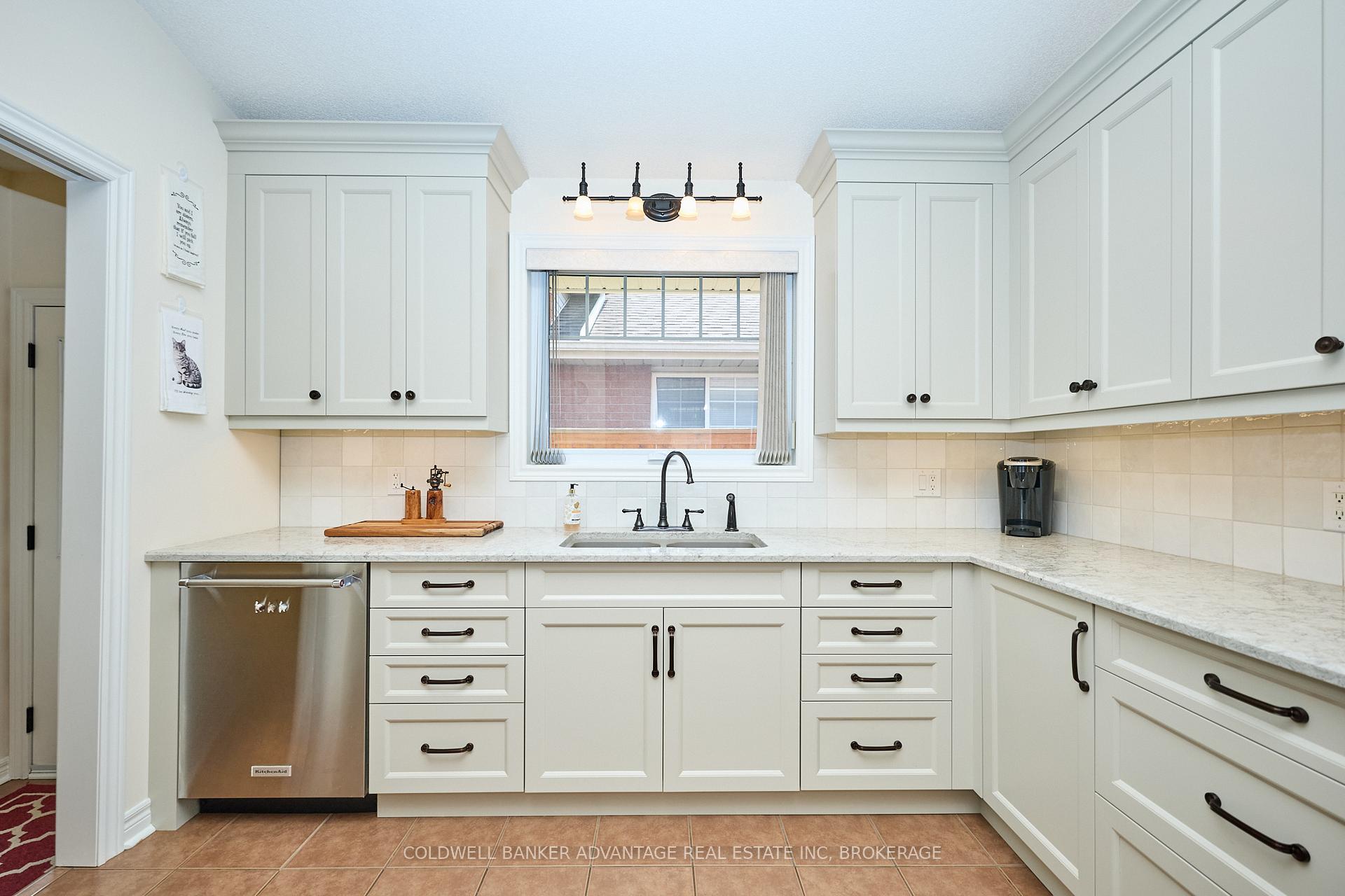 Photo 10 of 33 Tanner Drive, Pelham, Fonthill — HOMEH