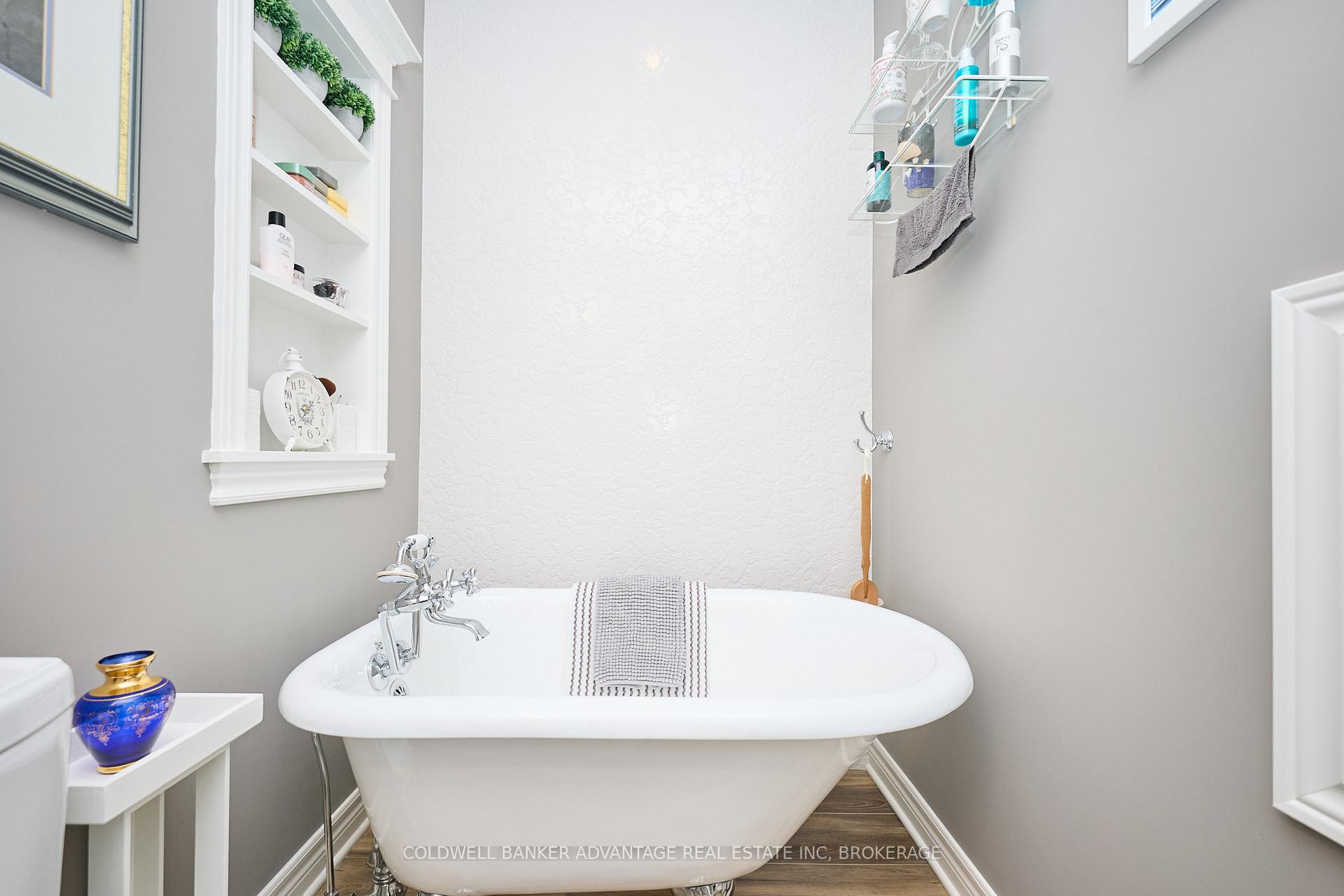 Photo 20 of 33 Tanner Drive, Pelham, Fonthill — HOMEH