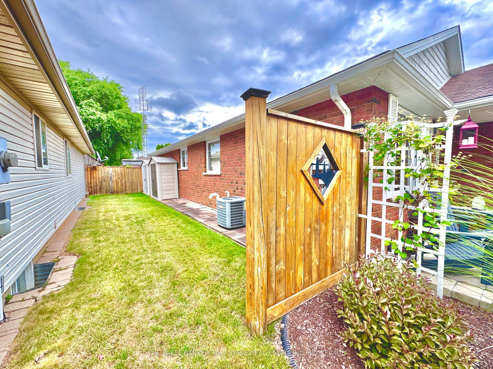 Photo 45 of 33 Tanner Drive, Pelham, Fonthill — HOMEH