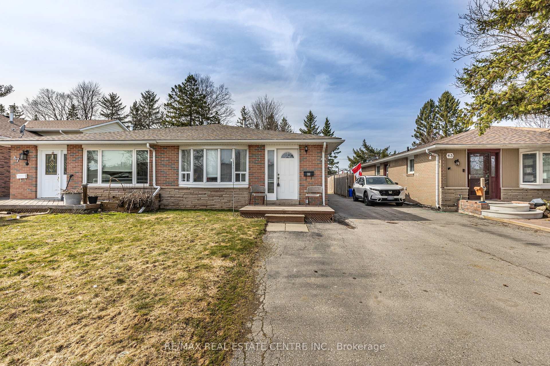 Photo 2 of 45 Madison Avenue, Orangeville — HOMEH