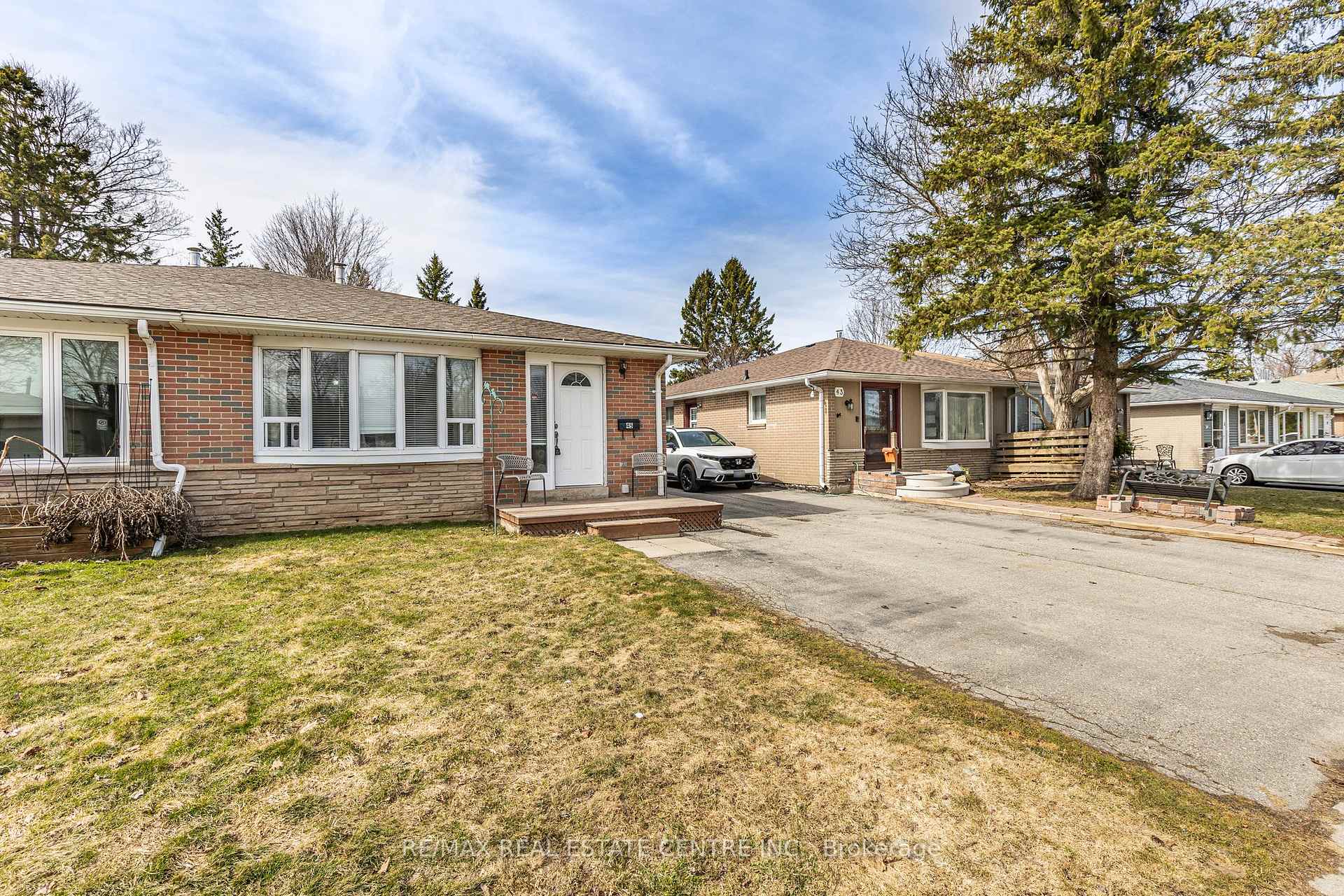 Photo 3 of 45 Madison Avenue, Orangeville — HOMEH