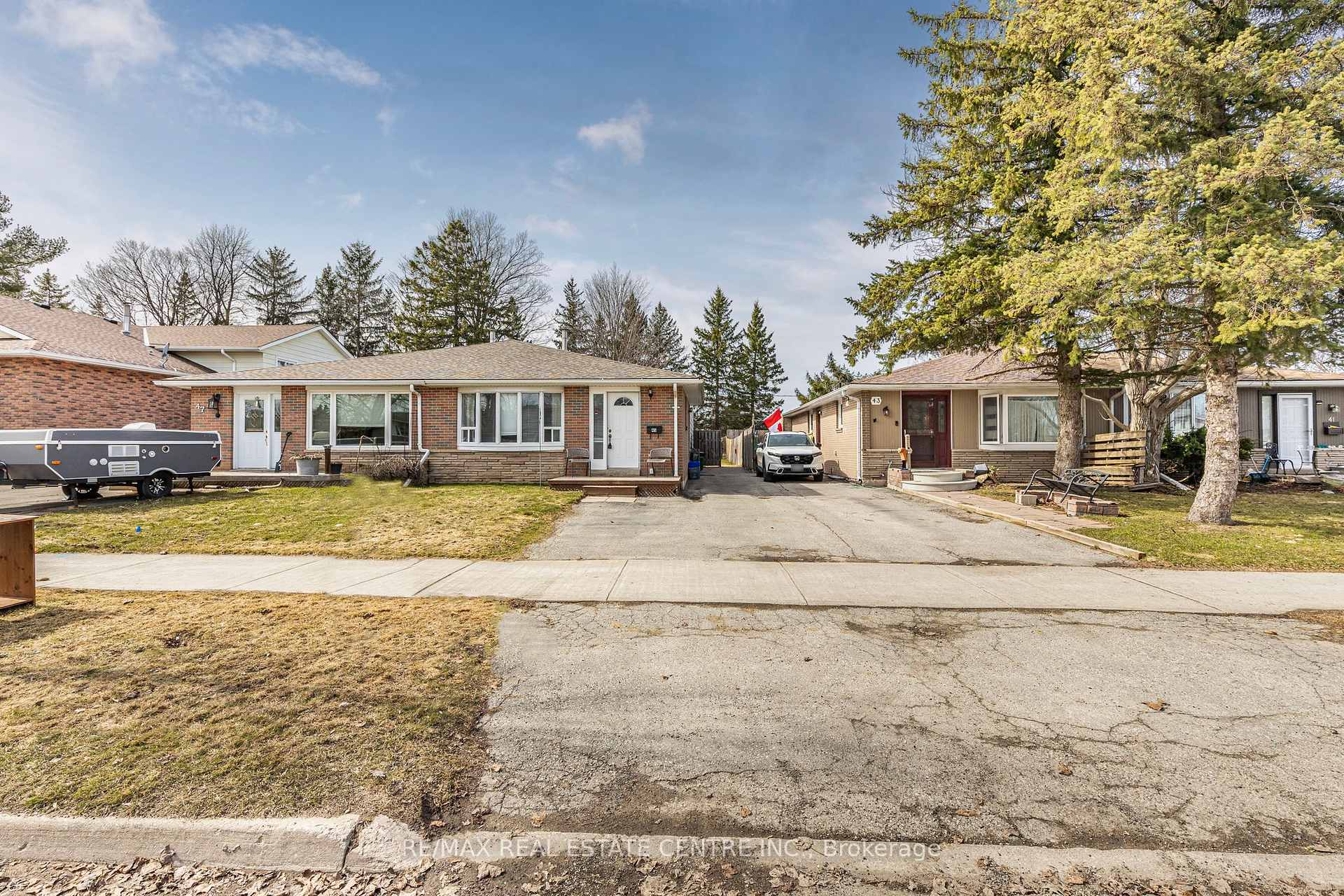 Photo 4 of 45 Madison Avenue, Orangeville — HOMEH