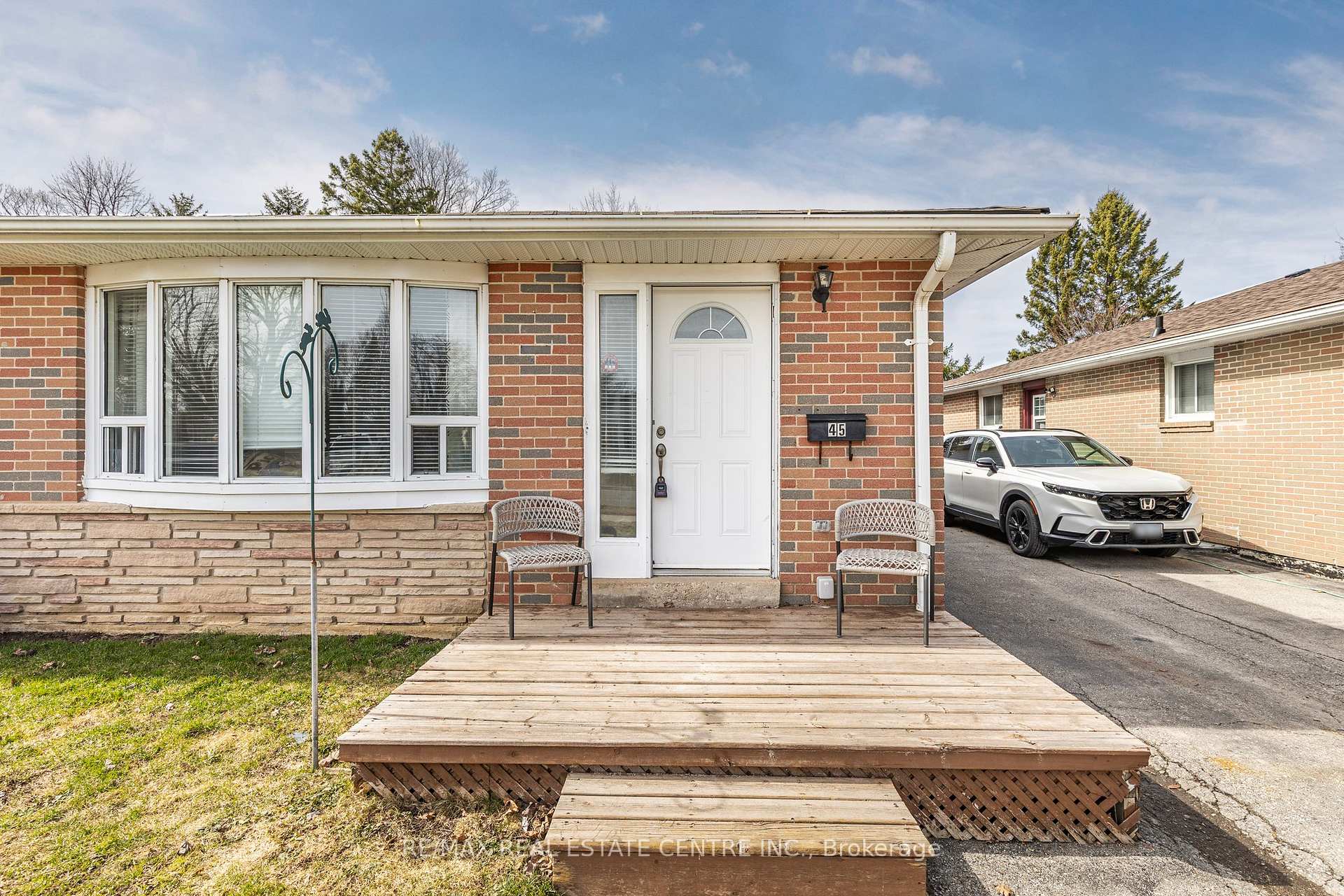 Photo 5 of 45 Madison Avenue, Orangeville — HOMEH
