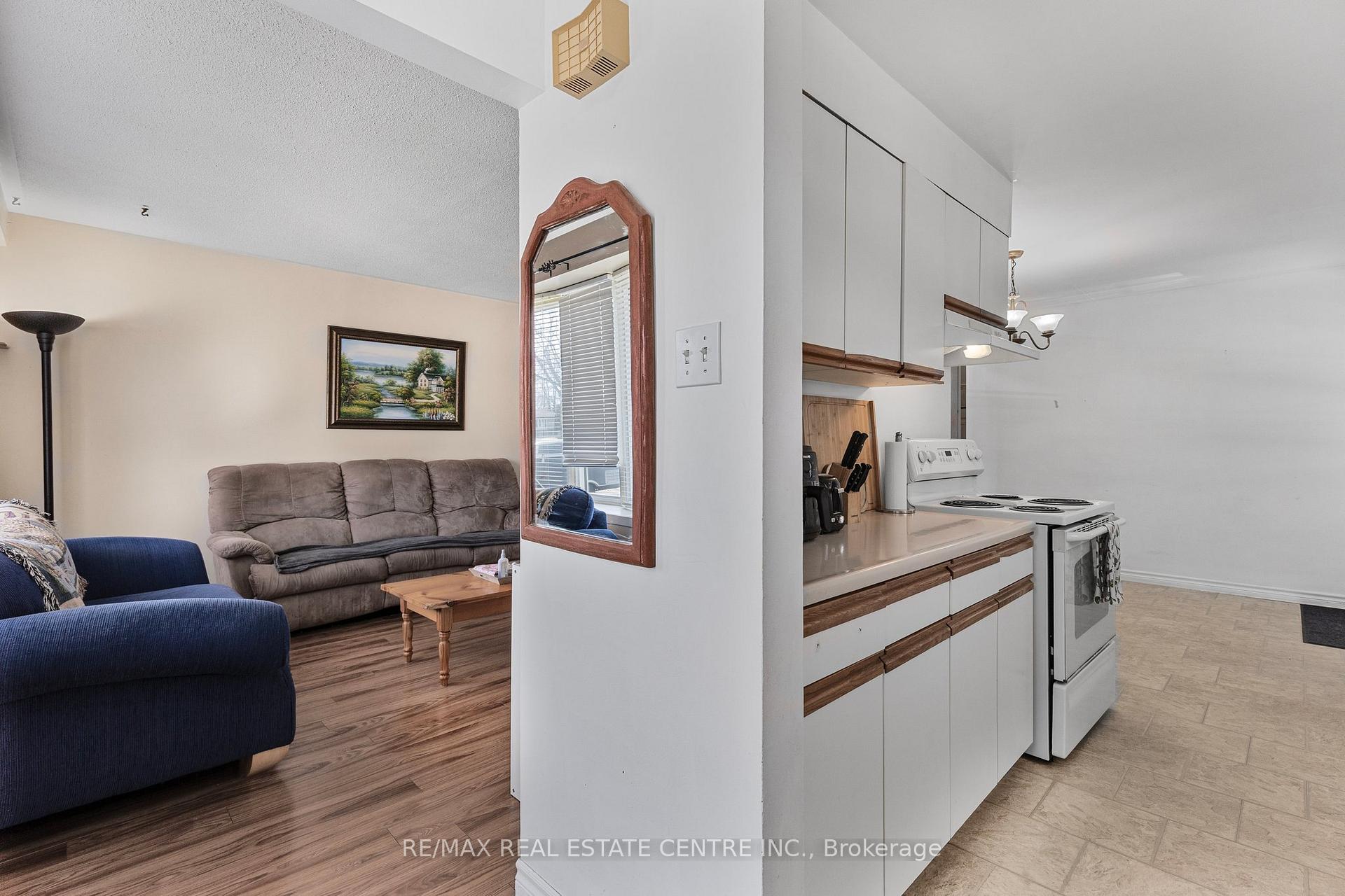 Photo 8 of 45 Madison Avenue, Orangeville — HOMEH