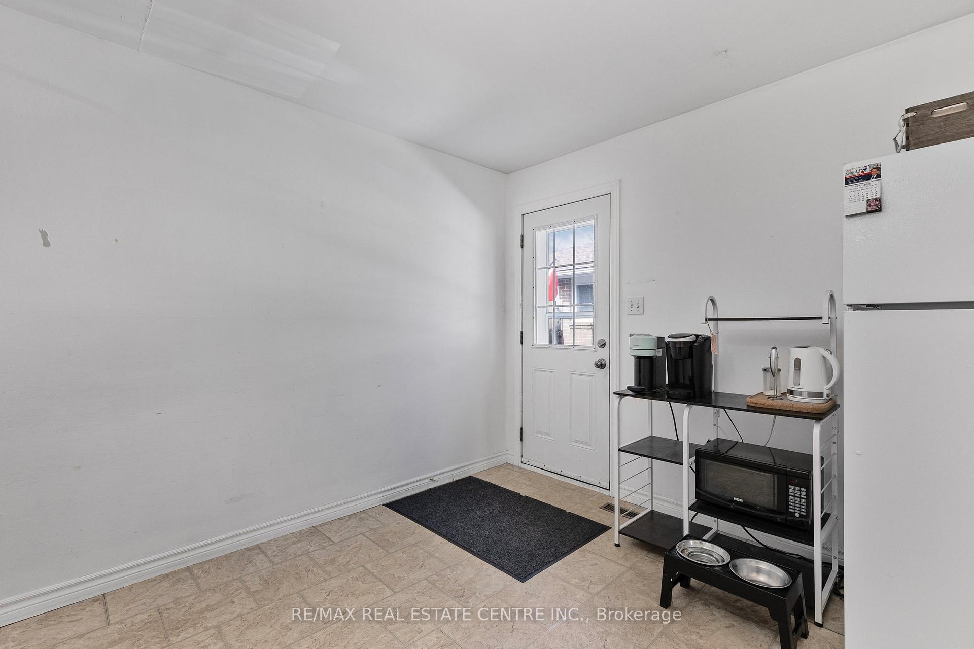 Photo 15 of 45 Madison Avenue, Orangeville — HOMEH