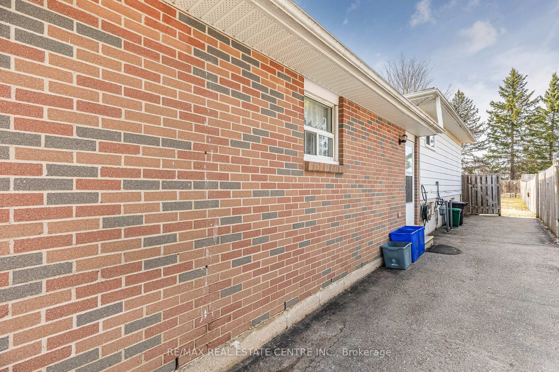 Photo 40 of 45 Madison Avenue, Orangeville — HOMEH