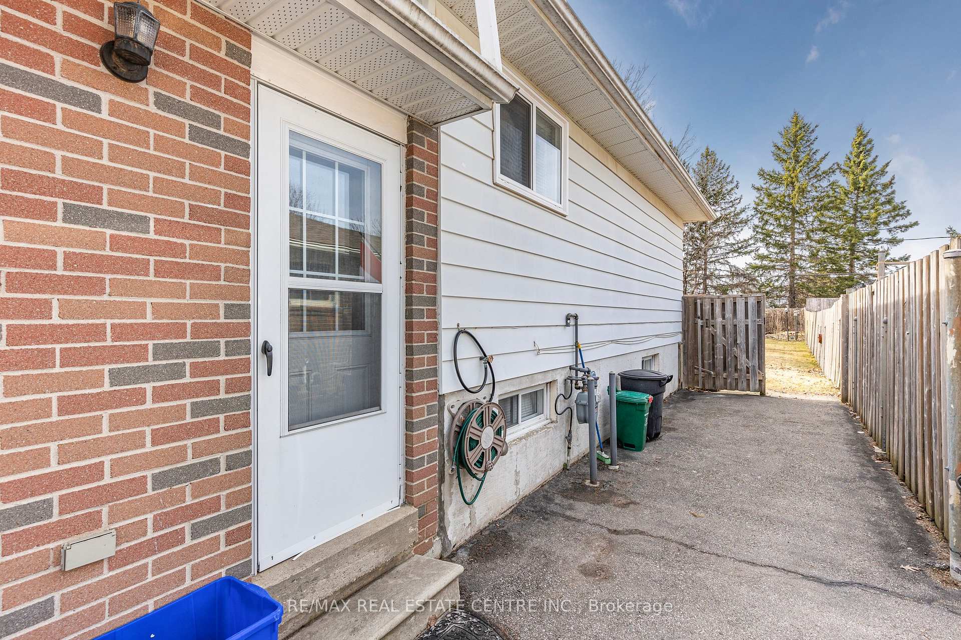 Photo 41 of 45 Madison Avenue, Orangeville — HOMEH