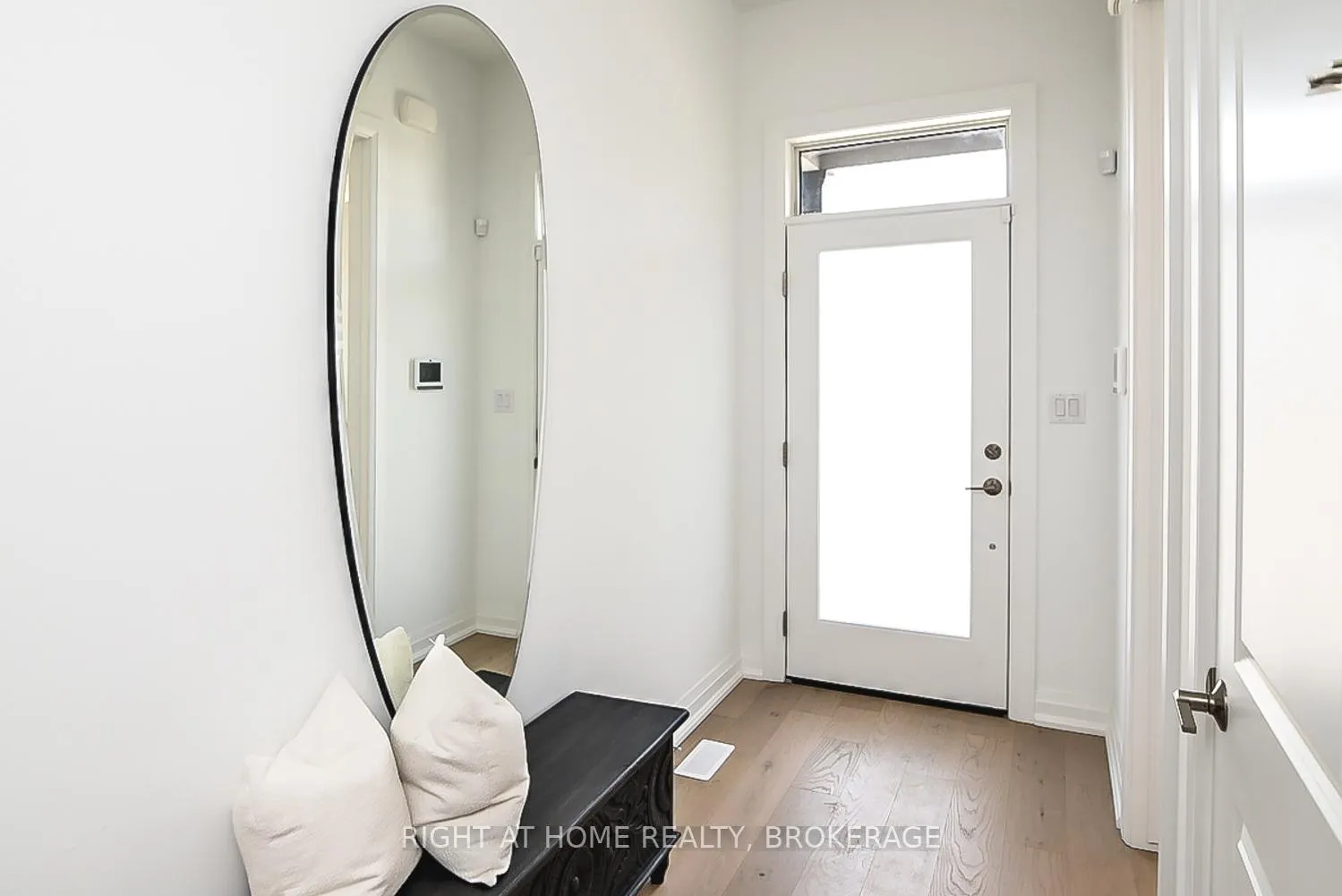 Photo 3 of Unit 7, 3318 Weinbrenner Road, Niagara Falls, Chippawa — HOMEH