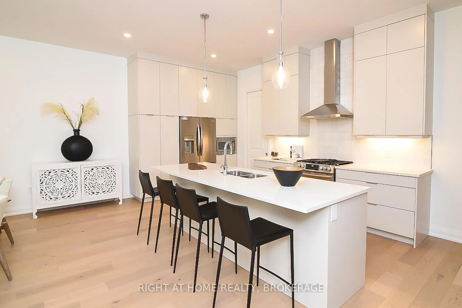 Photo 9 of Unit 7, 3318 Weinbrenner Road, Niagara Falls, Chippawa — HOMEH