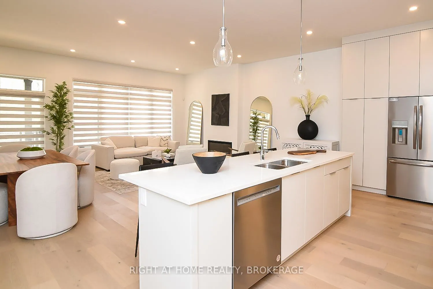 Photo 12 of Unit 7, 3318 Weinbrenner Road, Niagara Falls, Chippawa — HOMEH