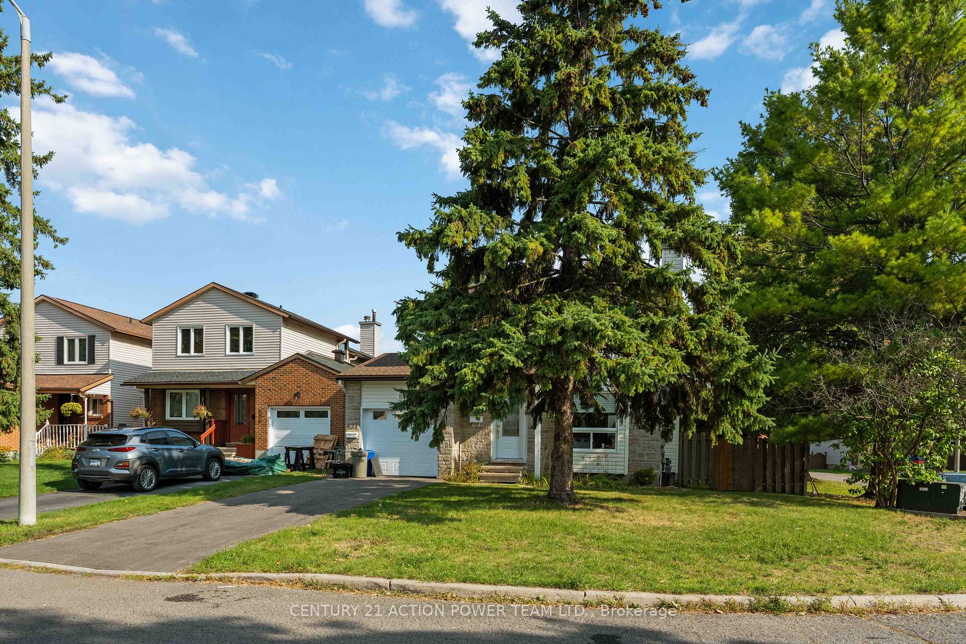 Photo 1 of Unit B, 427 Grassland Terrace, Ottawa, Queenswood Heights South — HOMEH
