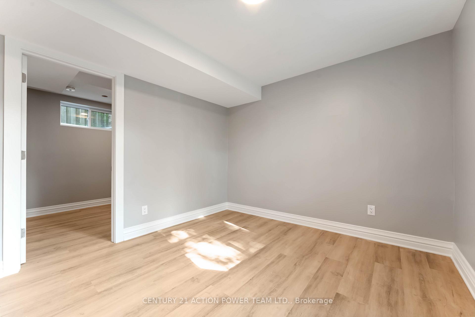 Photo 6 of Unit B, 427 Grassland Terrace, Ottawa, Queenswood Heights South — HOMEH